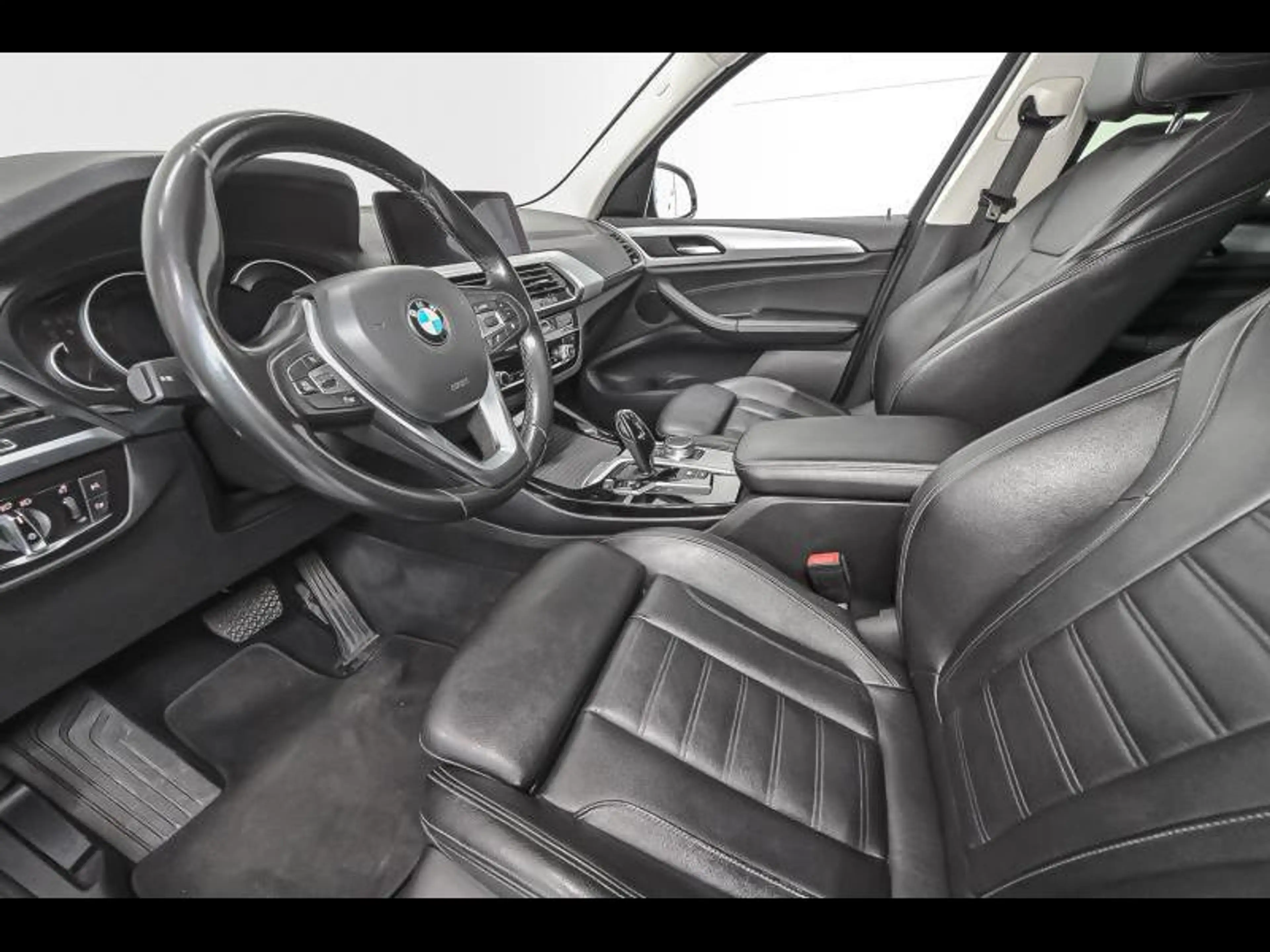 BMW X3 X3 xDrive20i — photo 6