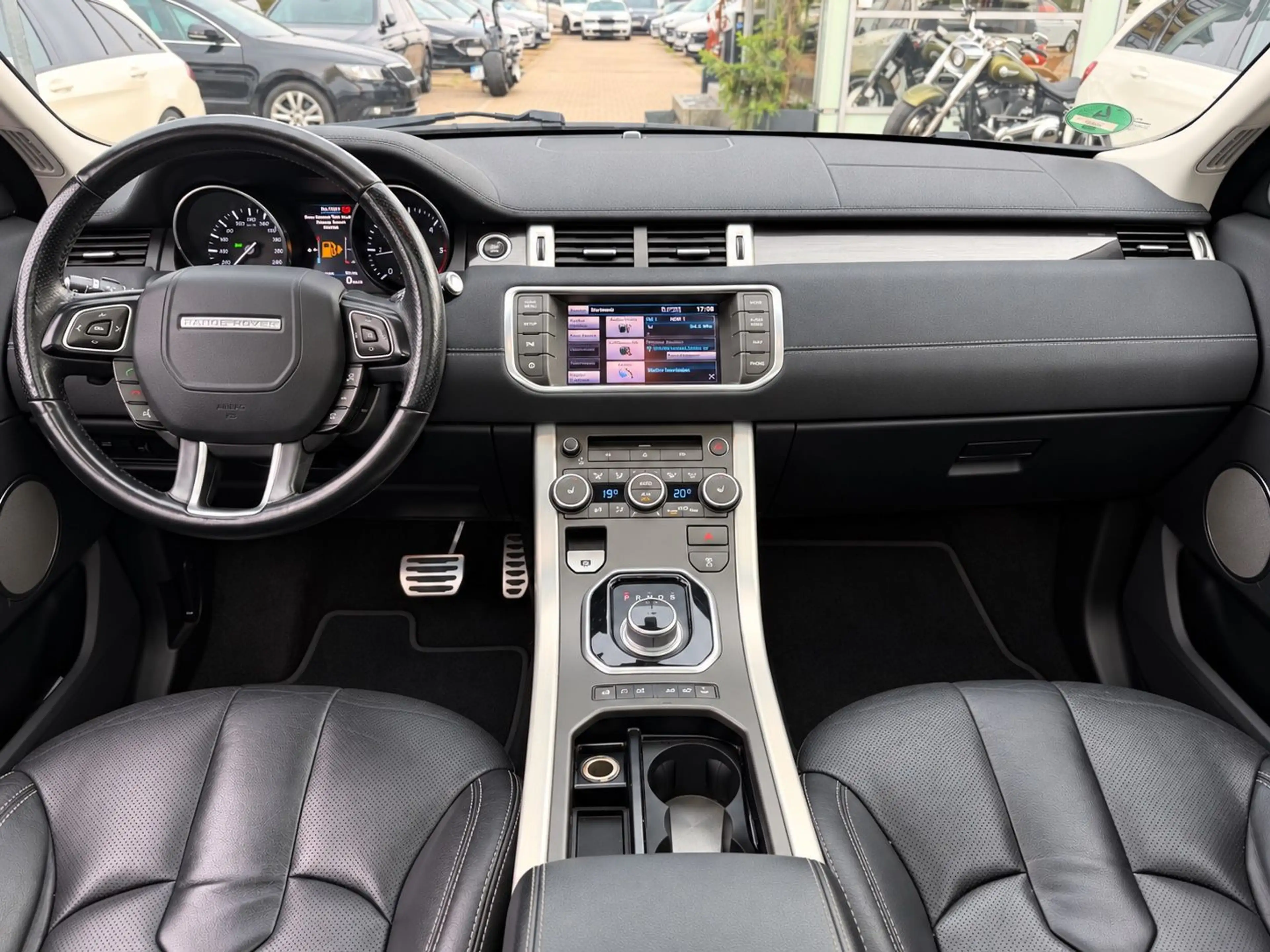 Land Rover Range Rover Evoque Dynamic *LEDER*NAVI*ALLRAD* — photo 11
