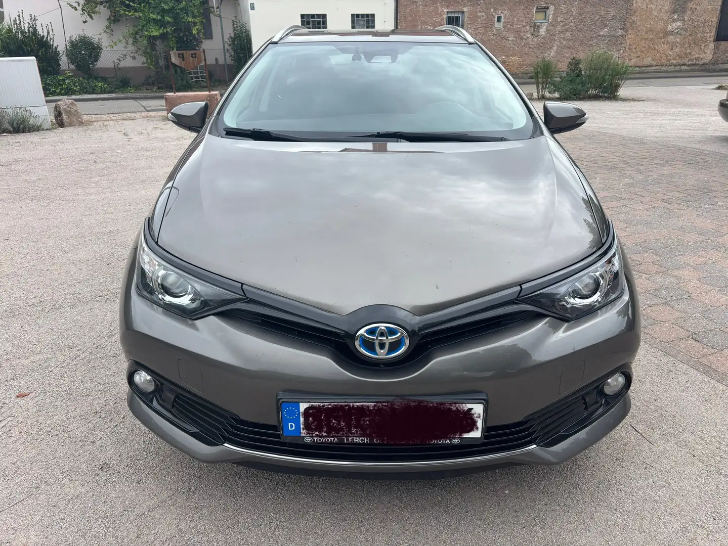 Toyota Auris 1.8 VVT-i Hybrid Automatik Touring Sports Team Deu - 1