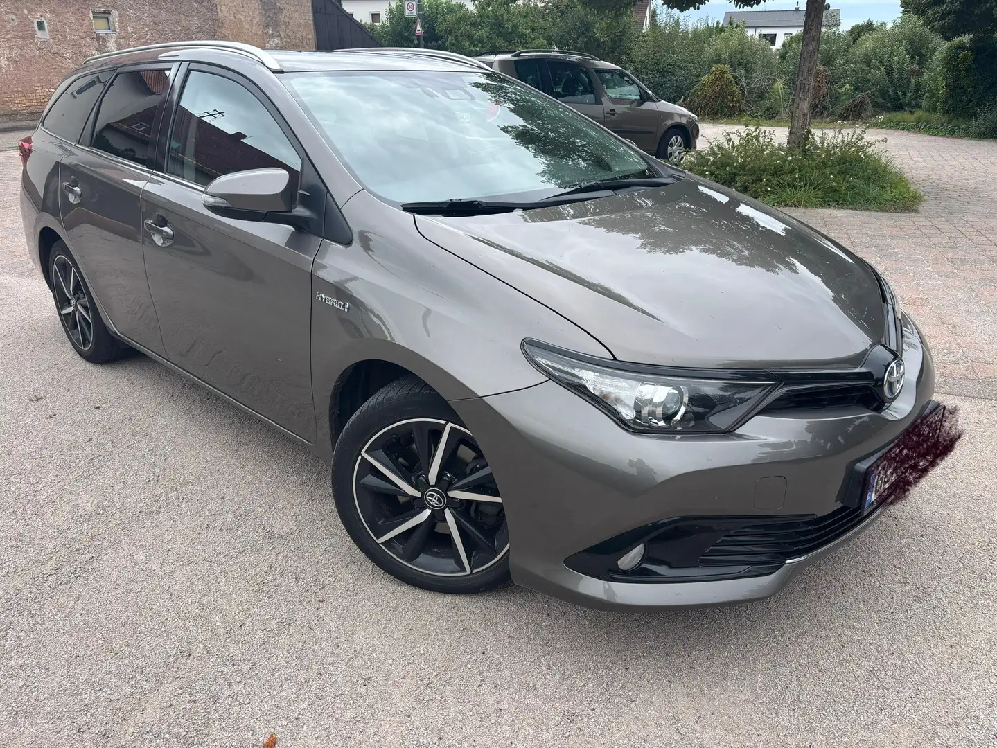 Toyota Auris 1.8 VVT-i Hybrid Automatik Touring Sports Team Deu - 2