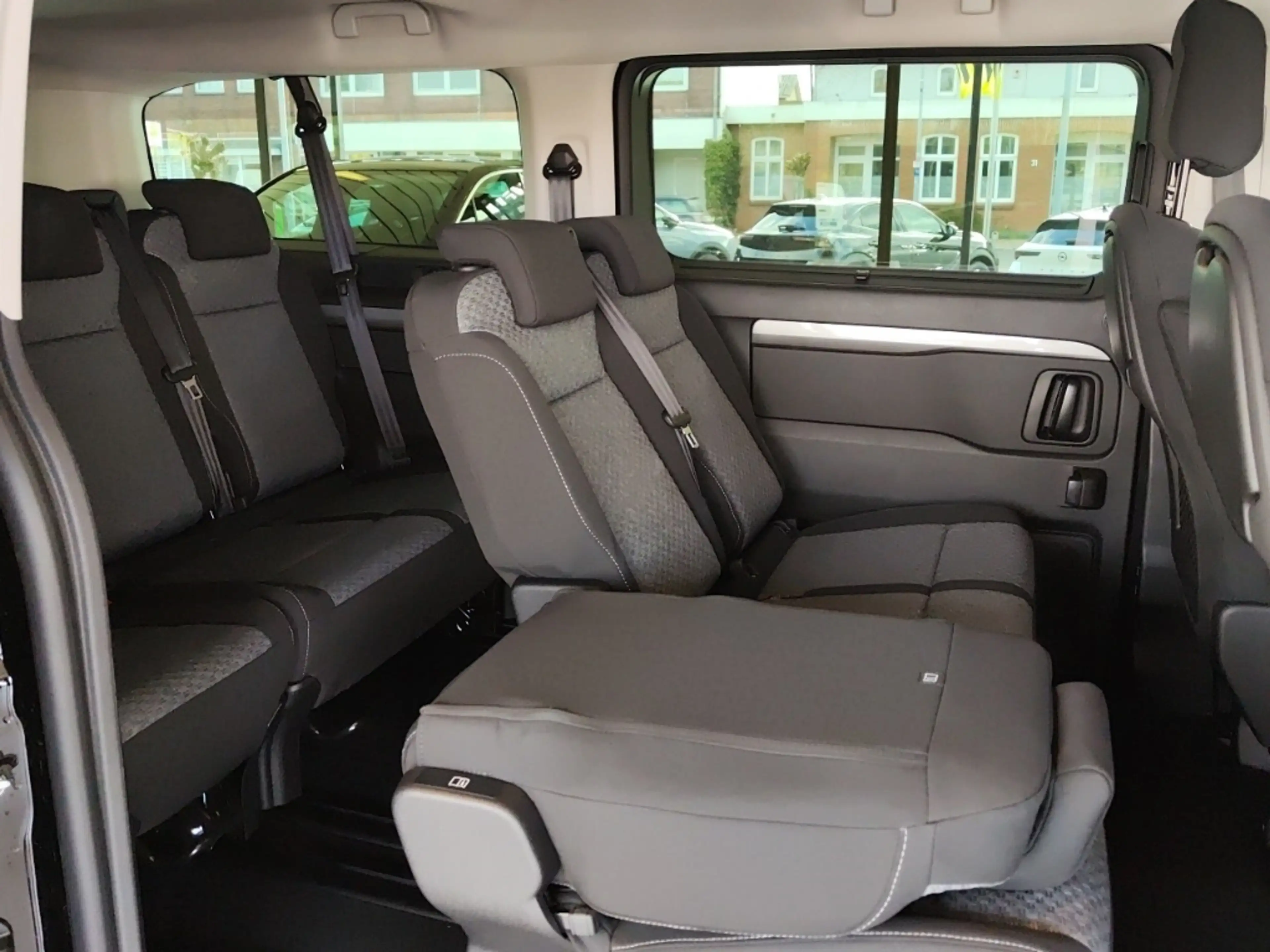 Opel Zafira Life M Edition 8-Sitzer Keyless Navi AHK SHZ LenkradHZG — photo 14