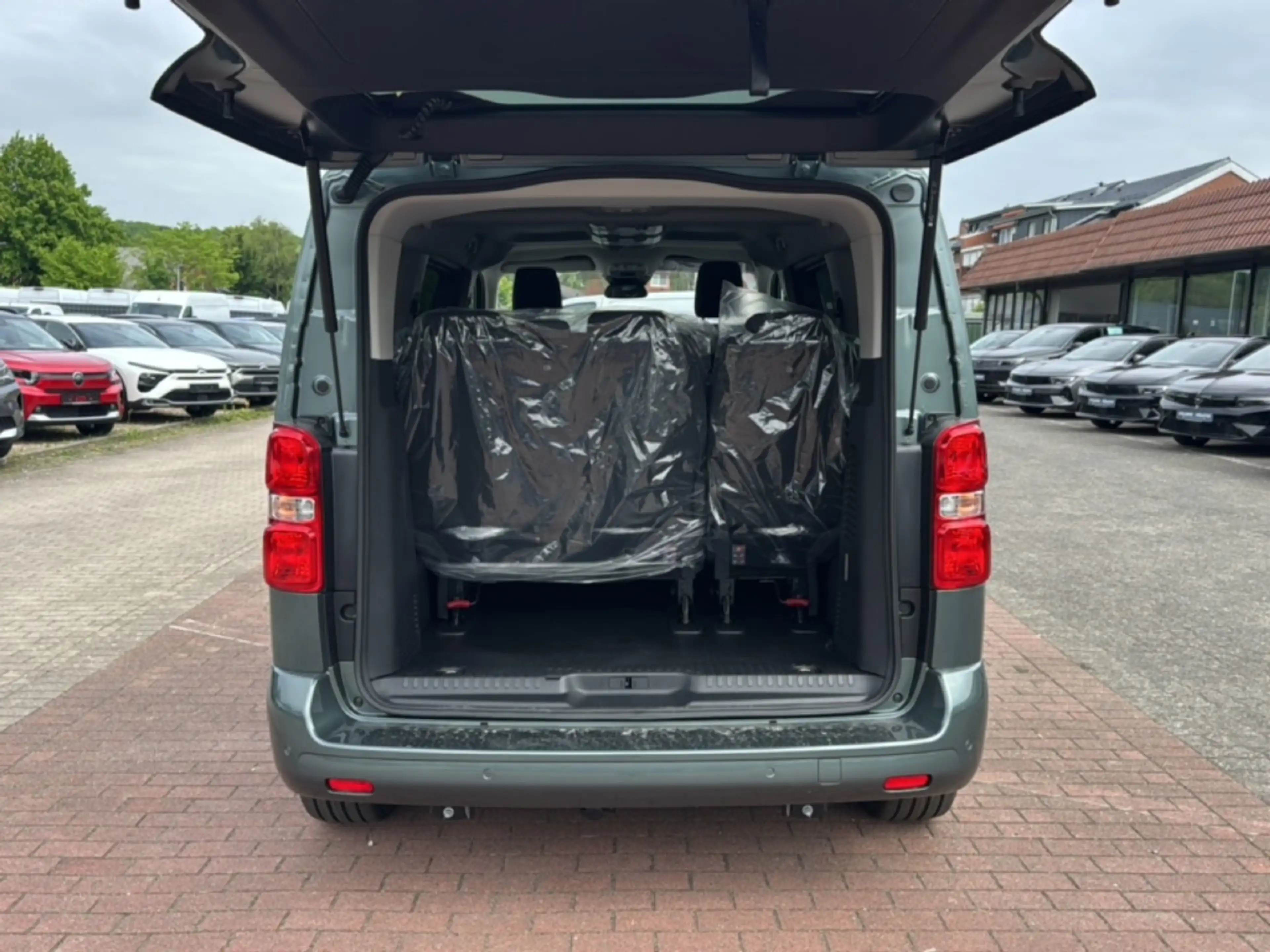 Opel Zafira Life M Edition 8-Sitzer Keyless Navi AHK SHZ LenkradHZG — photo 6