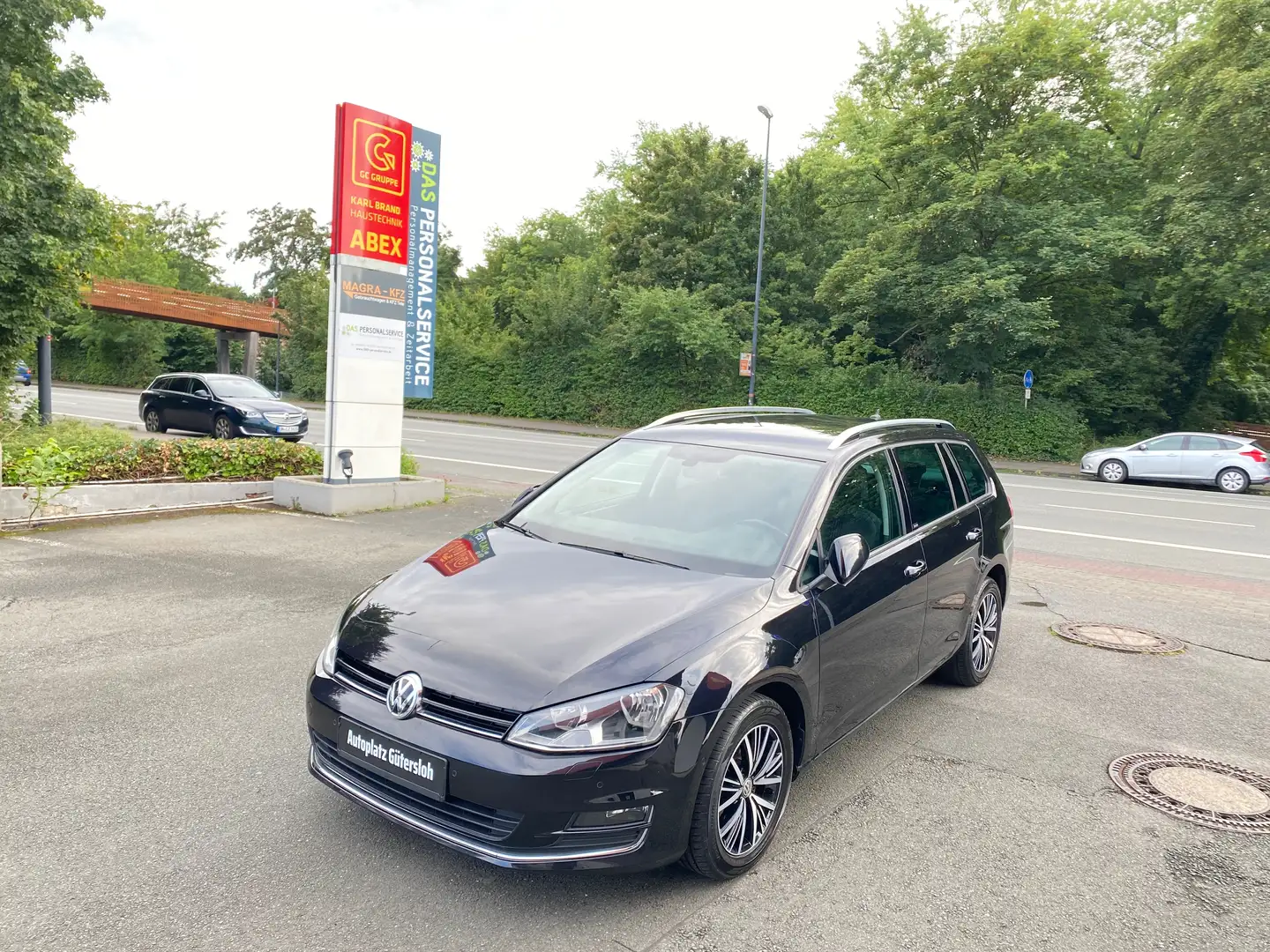 Volkswagen Golf Variant VII 1.6 TDI BlueMotion Technology Allstar NAVI PDC Zwart - 1