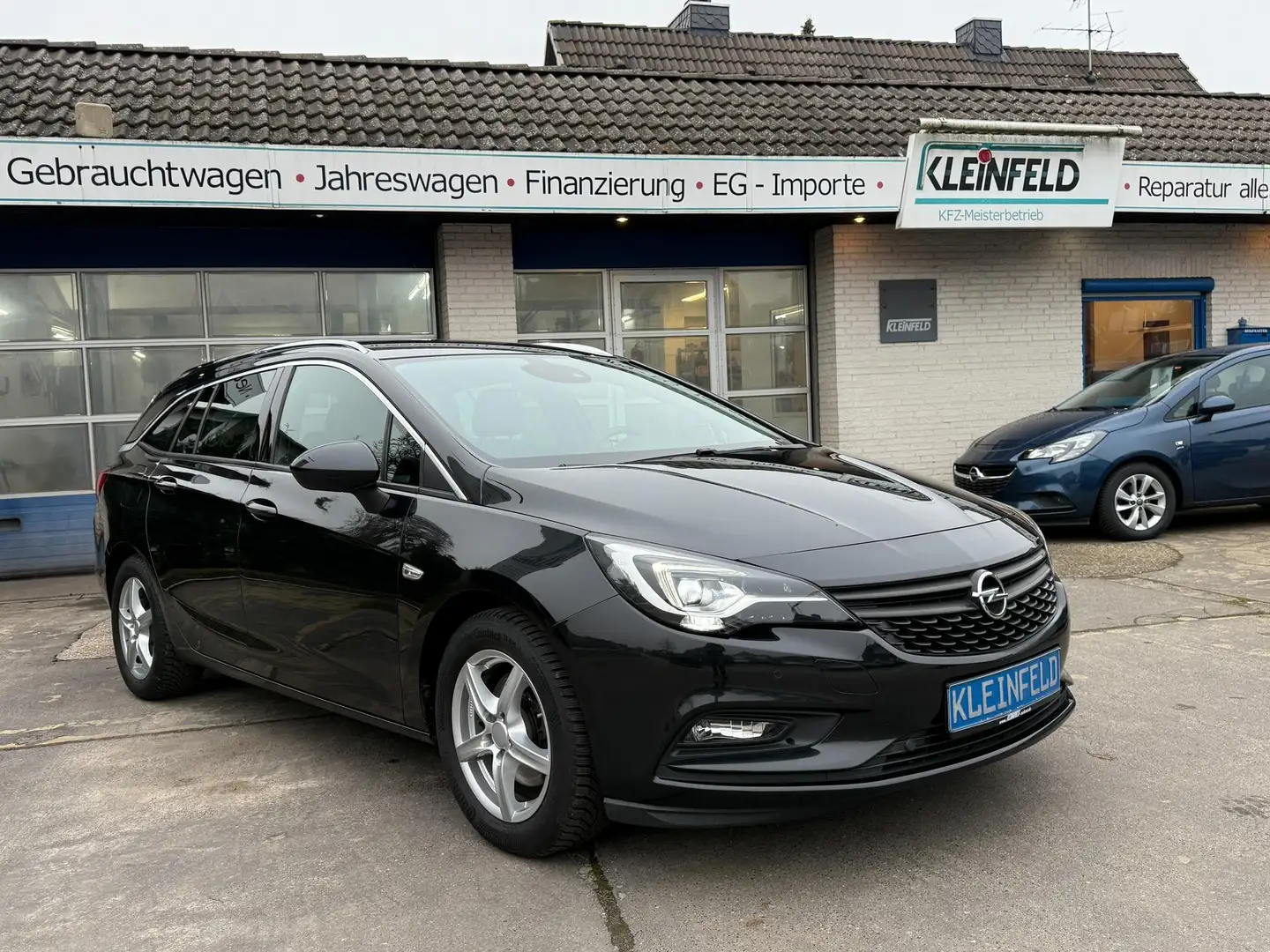 Opel Astra Sports Tourer Sportstourer 1.6Turbo "Innovation... Schwarz - 1