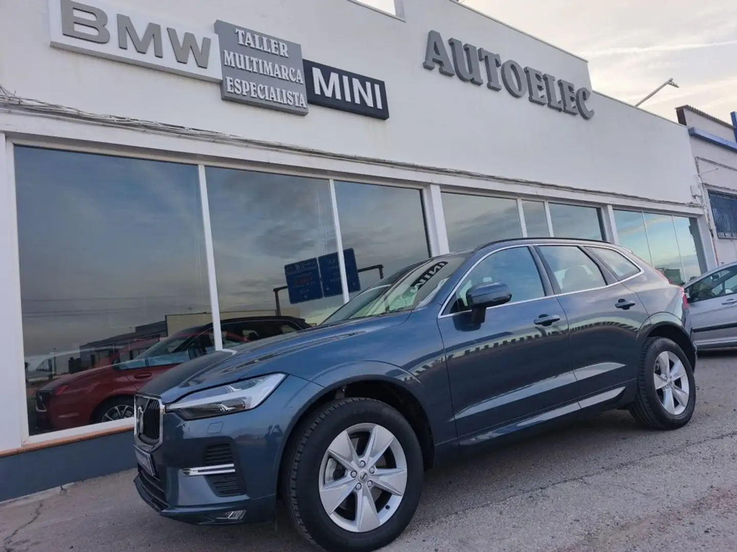 Volvo XC60 2.0 D4 190 CV Azul - 2