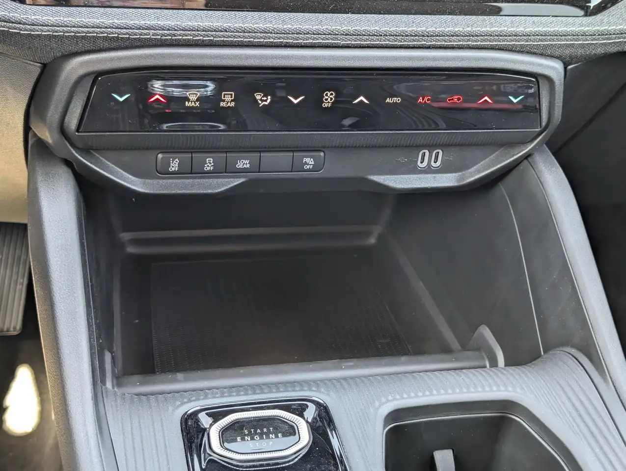 Jeep Cherokee снимка Jeep Cherokee