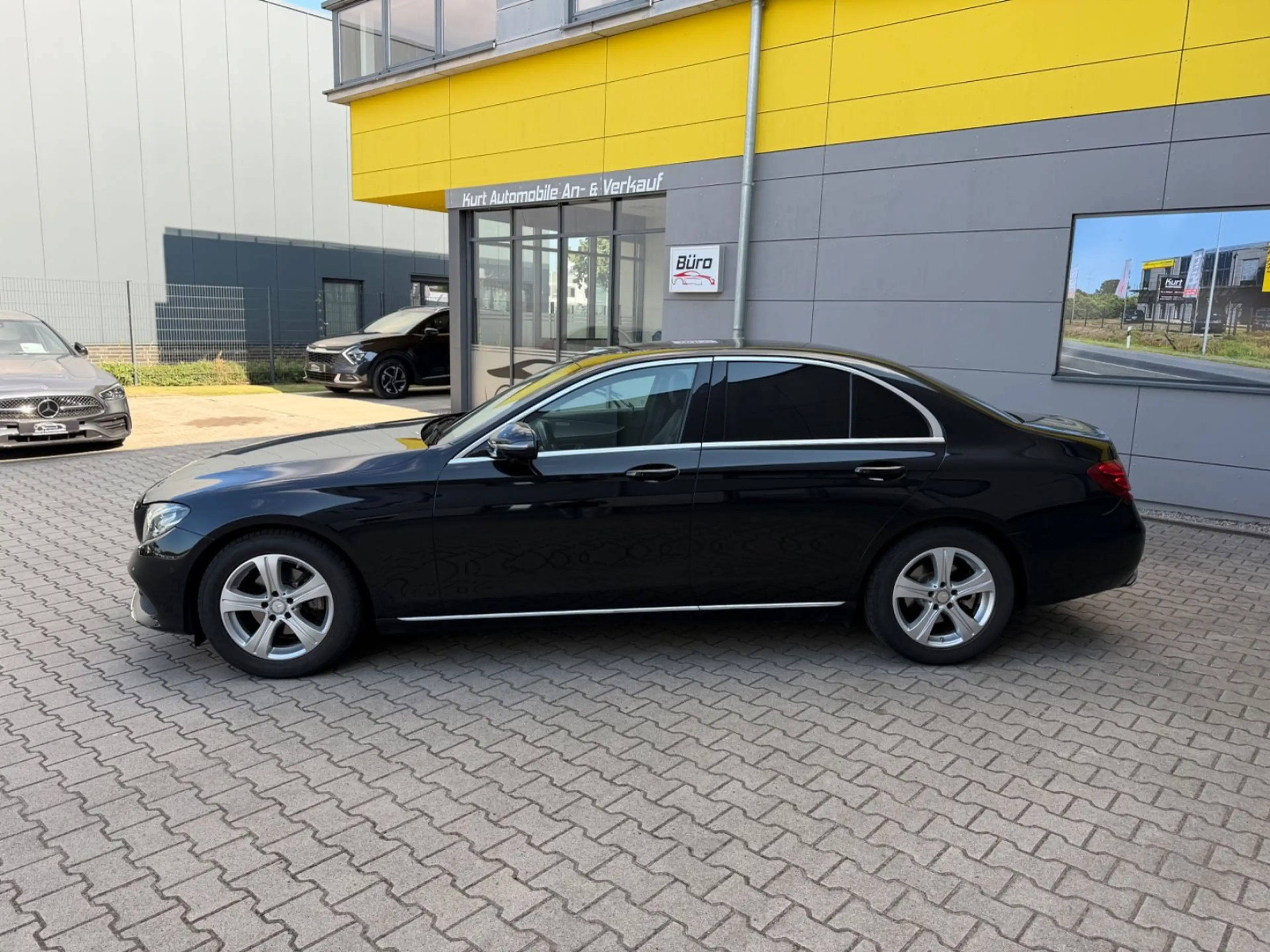 Mercedes-Benz E 220 d/AUTOMATIK/LED/LEDER/SHZ/NAVI/KAMERA — photo 3