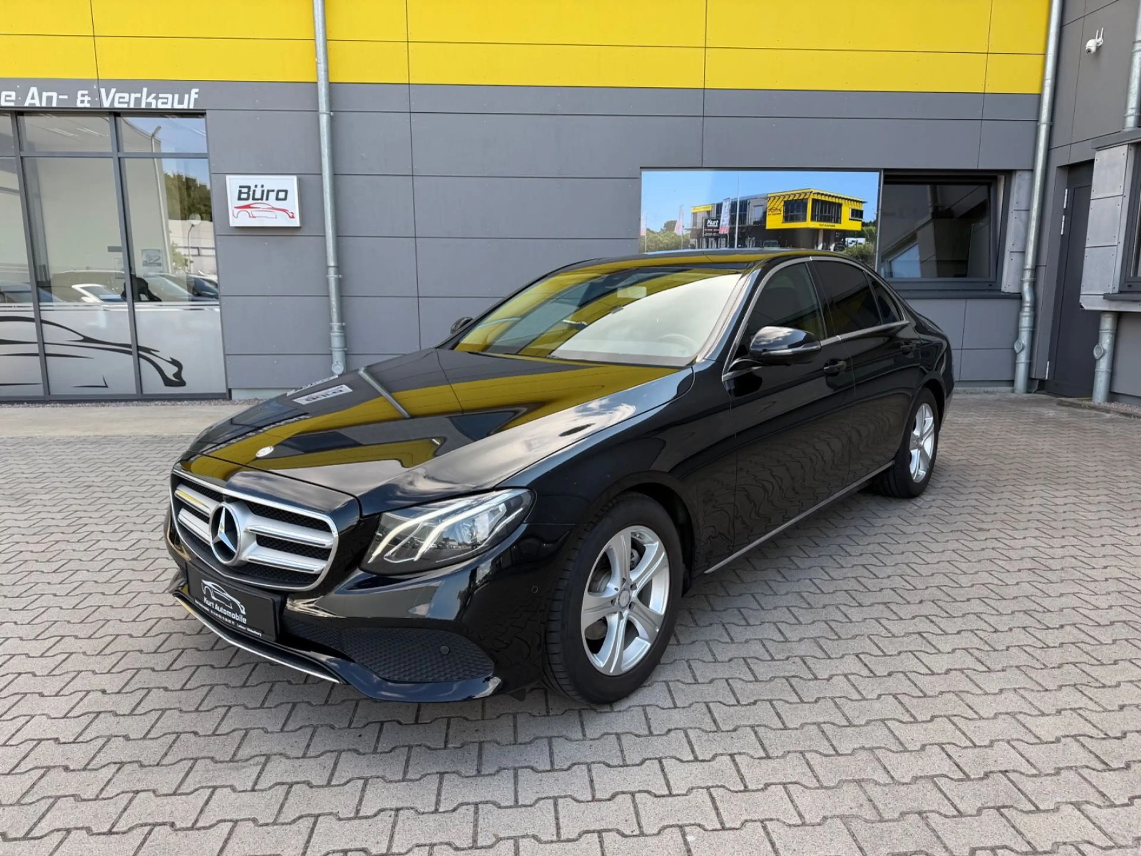 Mercedes-Benz E 220 d/AUTOMATIK/LED/LEDER/SHZ/NAVI/KAMERA — photo 2