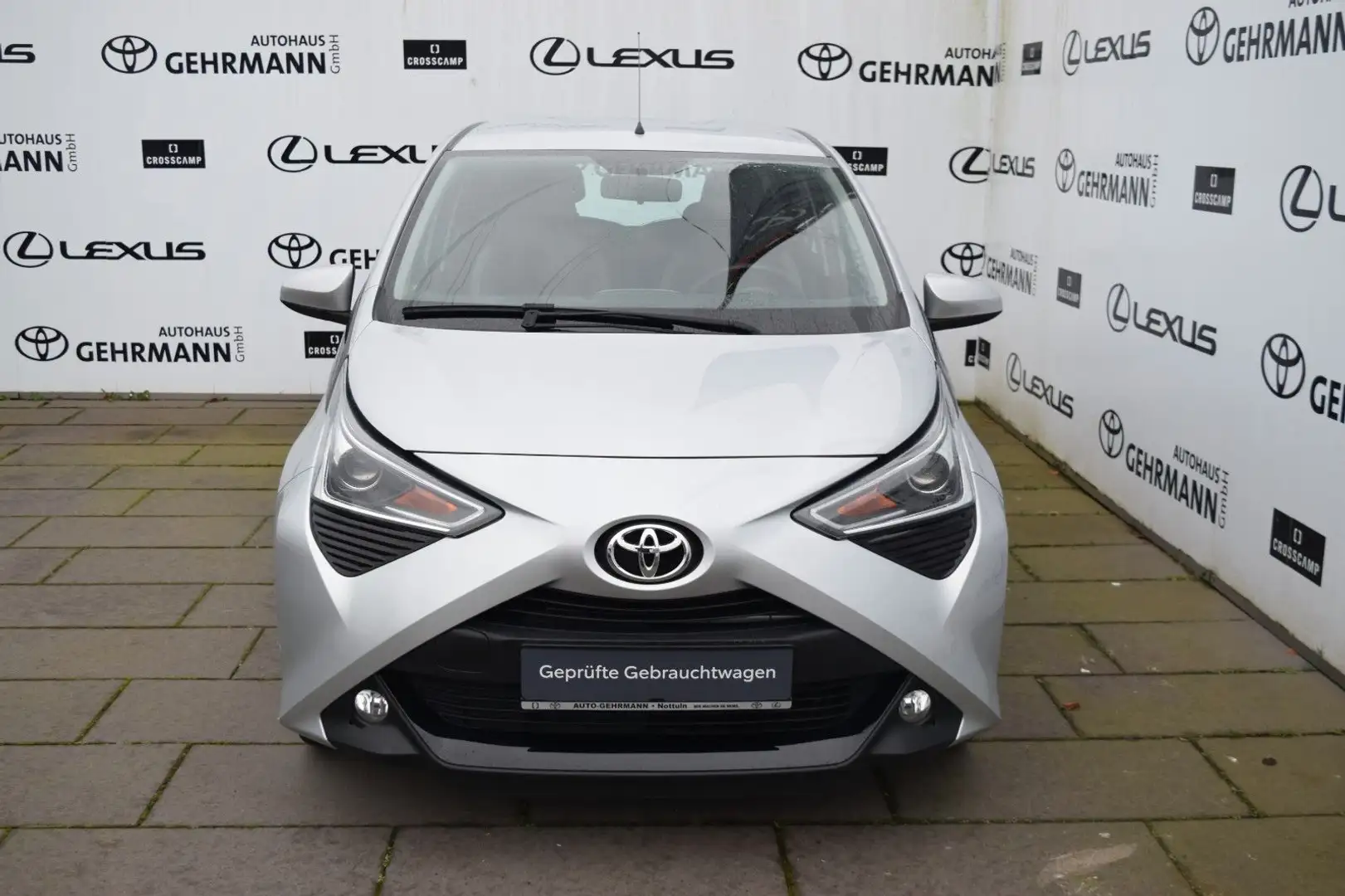 Toyota Aygo AYGO x-play club*CarPlay* Silber - 2