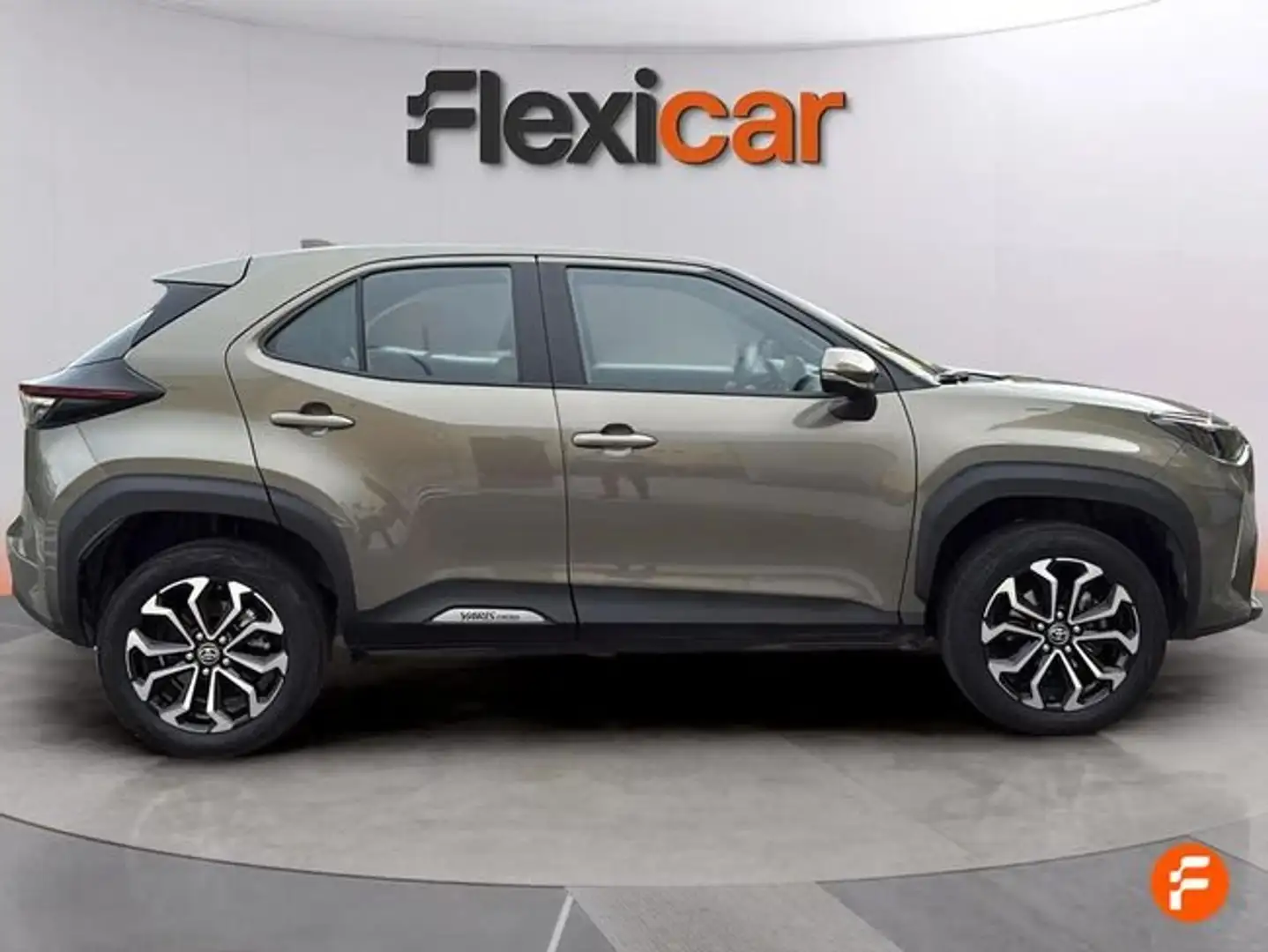 Toyota Yaris Cross 1.5 120H Active Tech Beige - 1