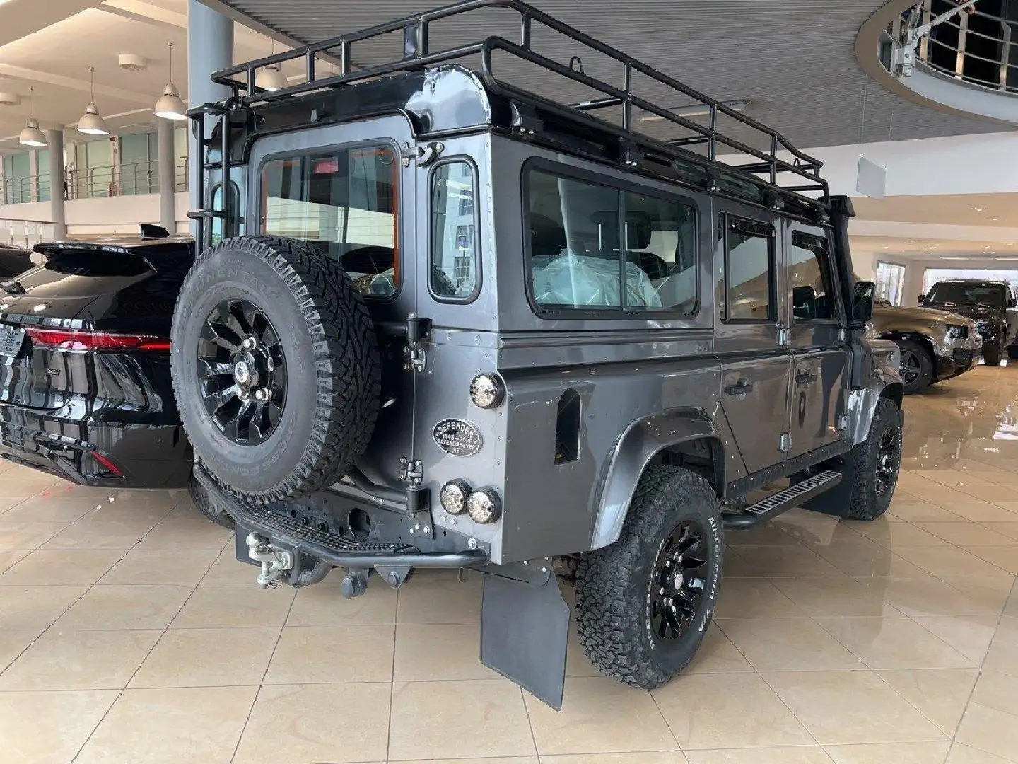 Land Rover Defender Defender 110 2.2 TD4 Сірий - 2