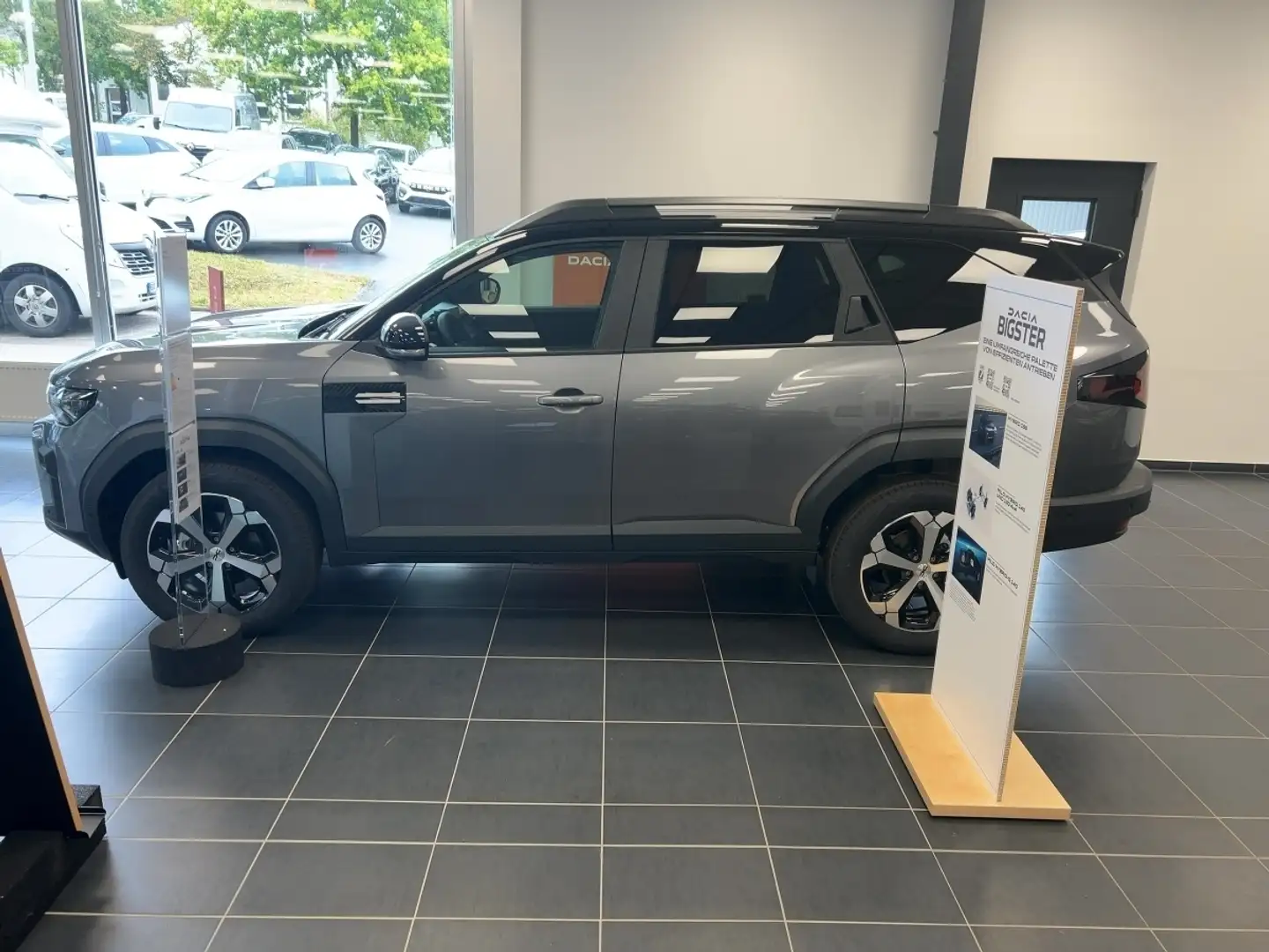 Dacia Bigster Journey TCe 140 Grau - 2