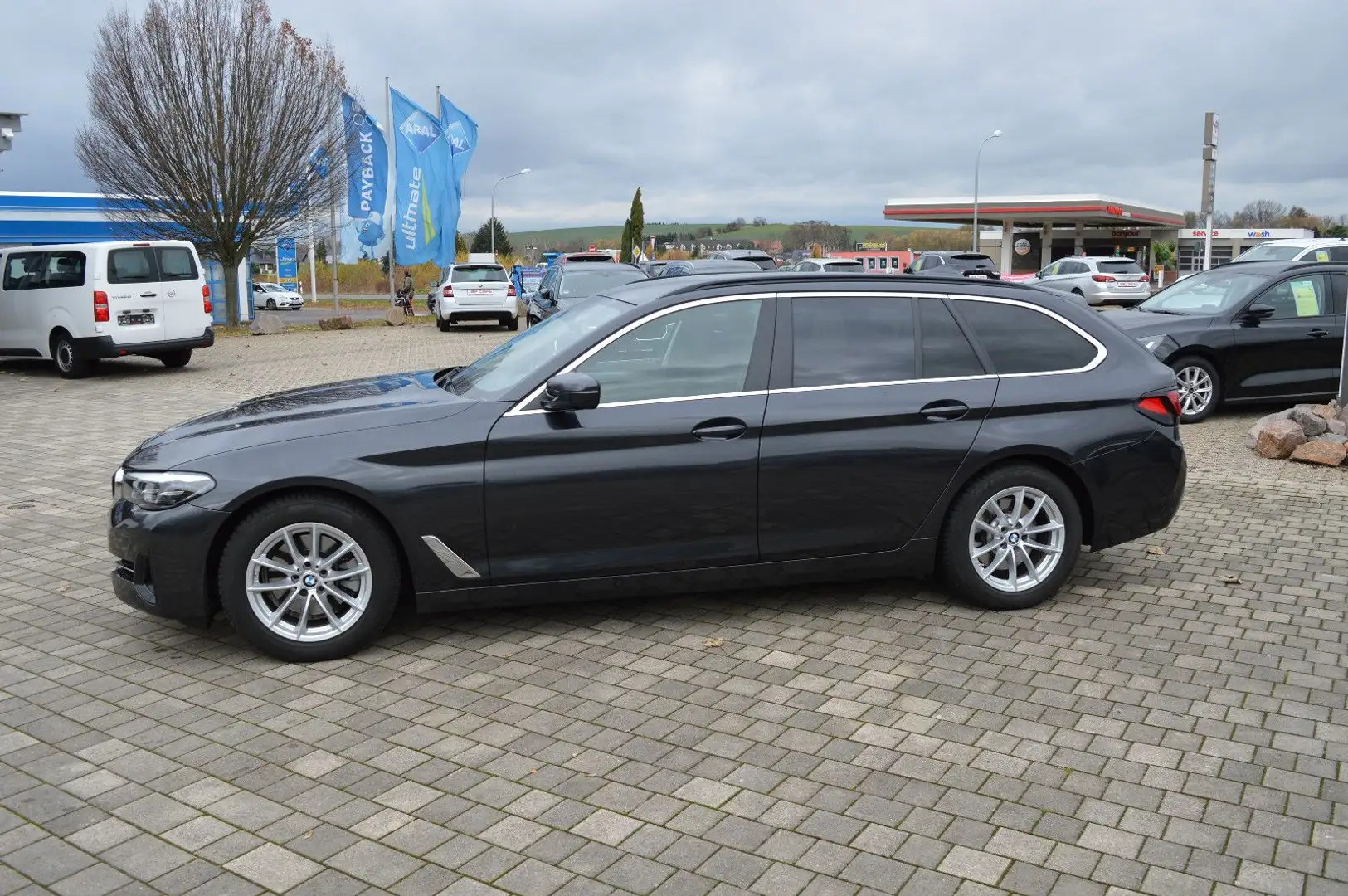 BMW 520 d Touring Aut.+Leder+LED+Navi+WR Gris - 2