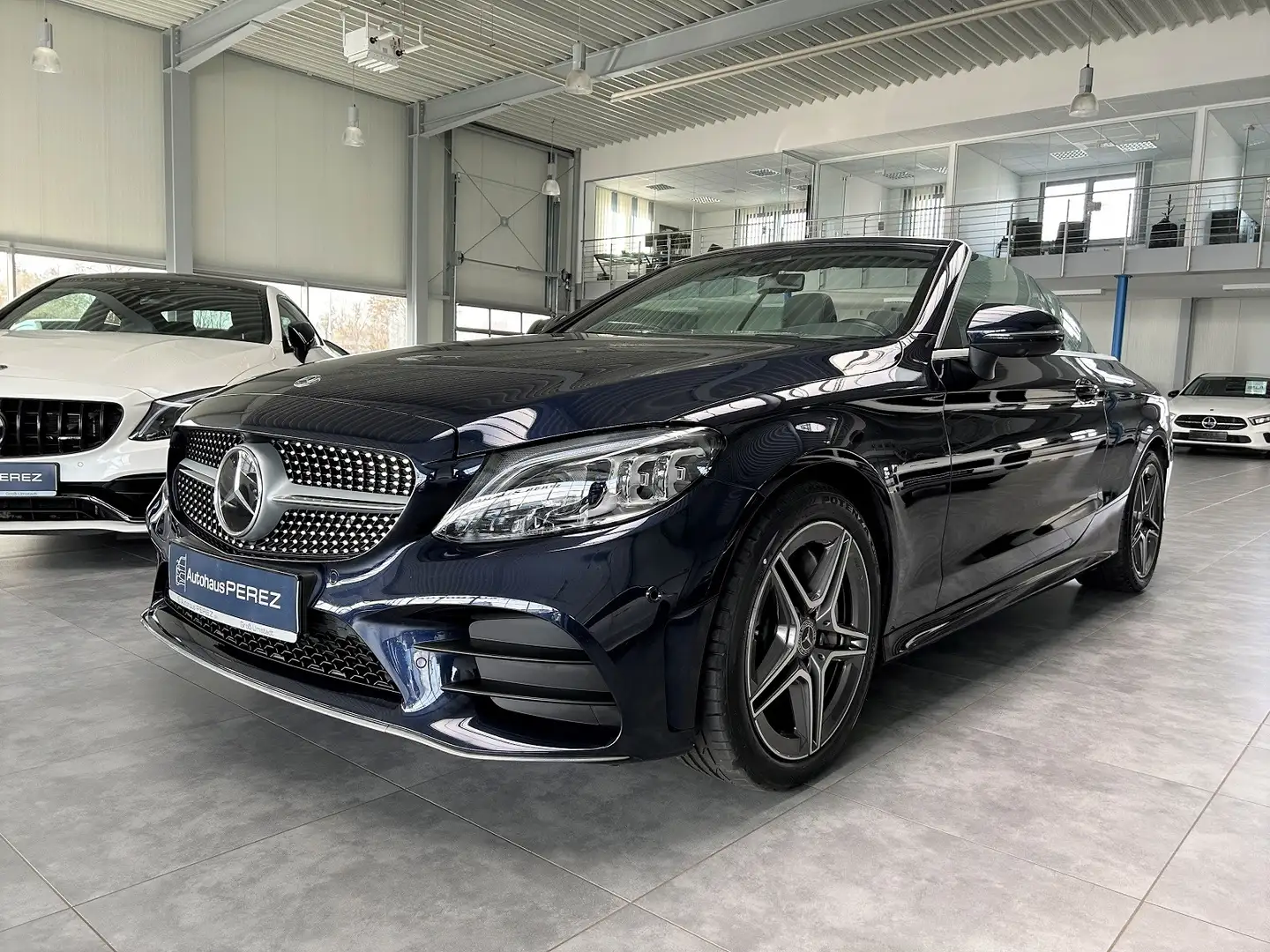 Mercedes-Benz C 300 Cabrio AMG 3x HIGH END-DISTRONIC-360°-DAB Modrá - 2