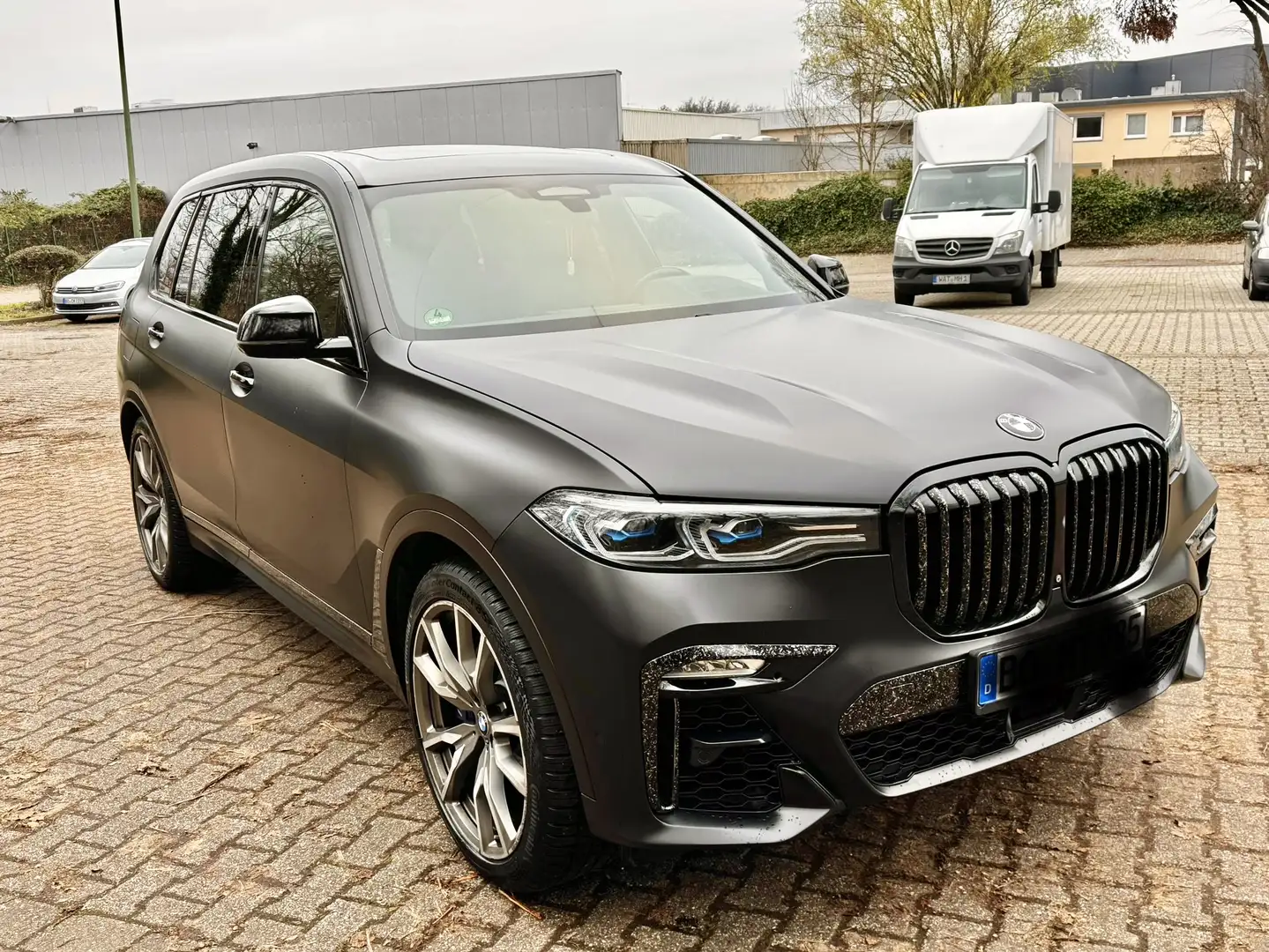 BMW X7 M M50d Schwarz - 2