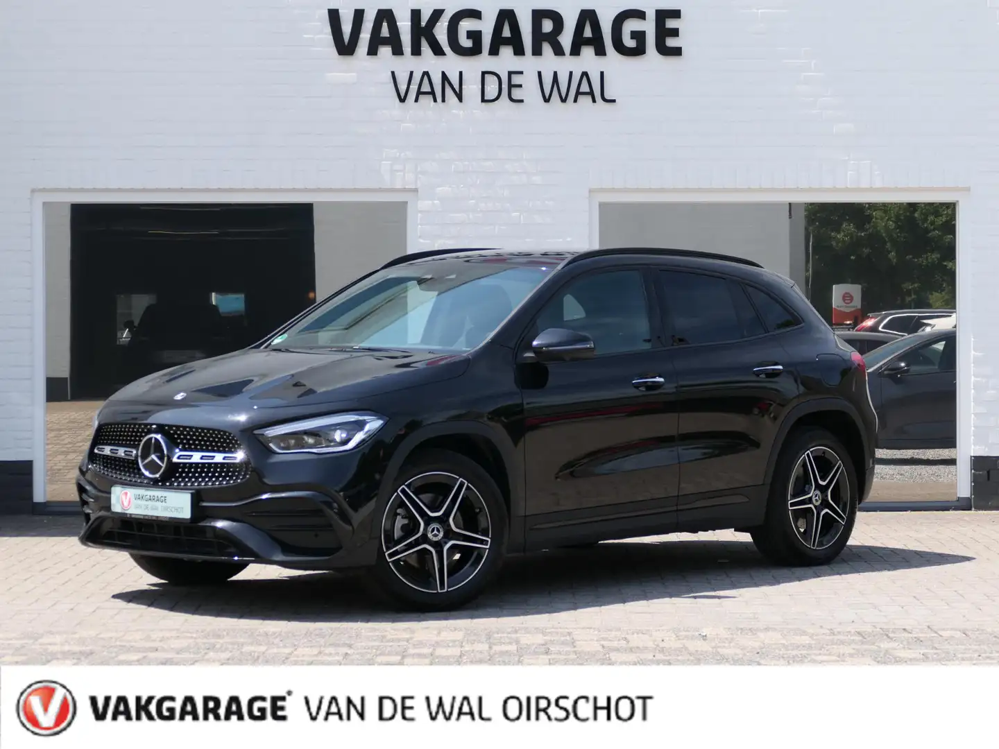 Mercedes-Benz GLA 250 e AMG Line UNIEK | 6200KM | Nieuwstaat | 360 camer Zwart - 1