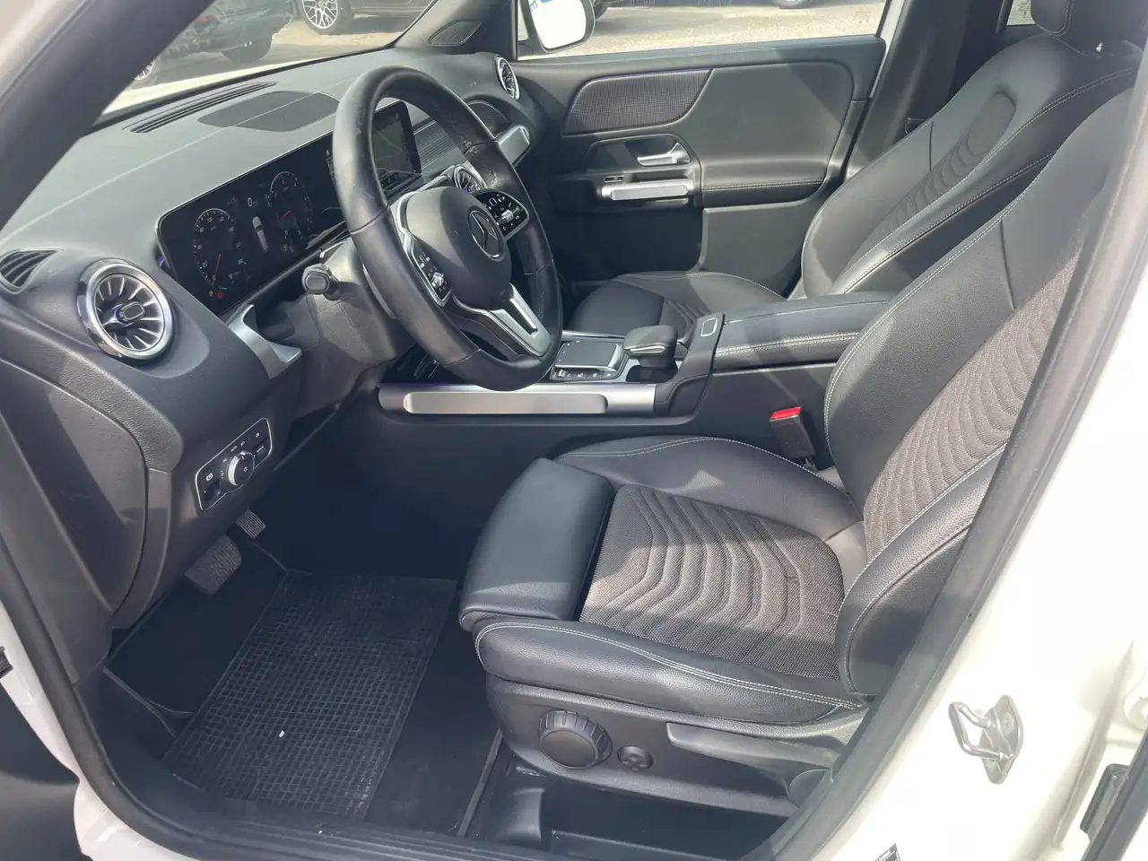 Mercedes-Benz GLB 200 usata in vendita