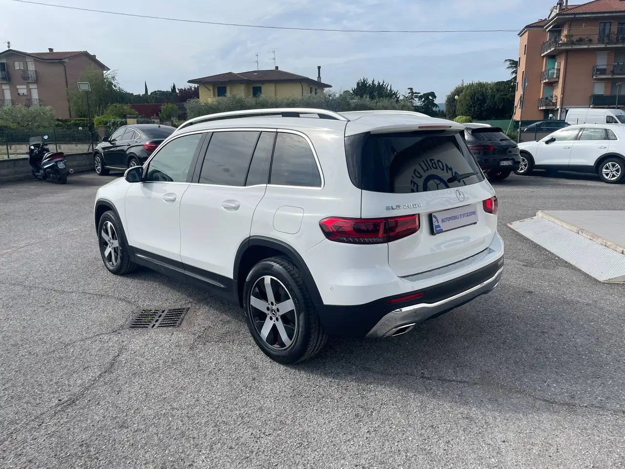 Mercedes-Benz GLB 200 usata in vendita