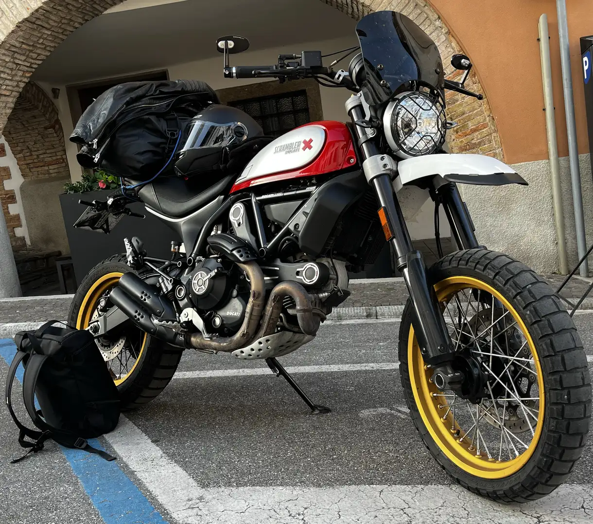 Ducati Scrambler desert sled 800cc - 1