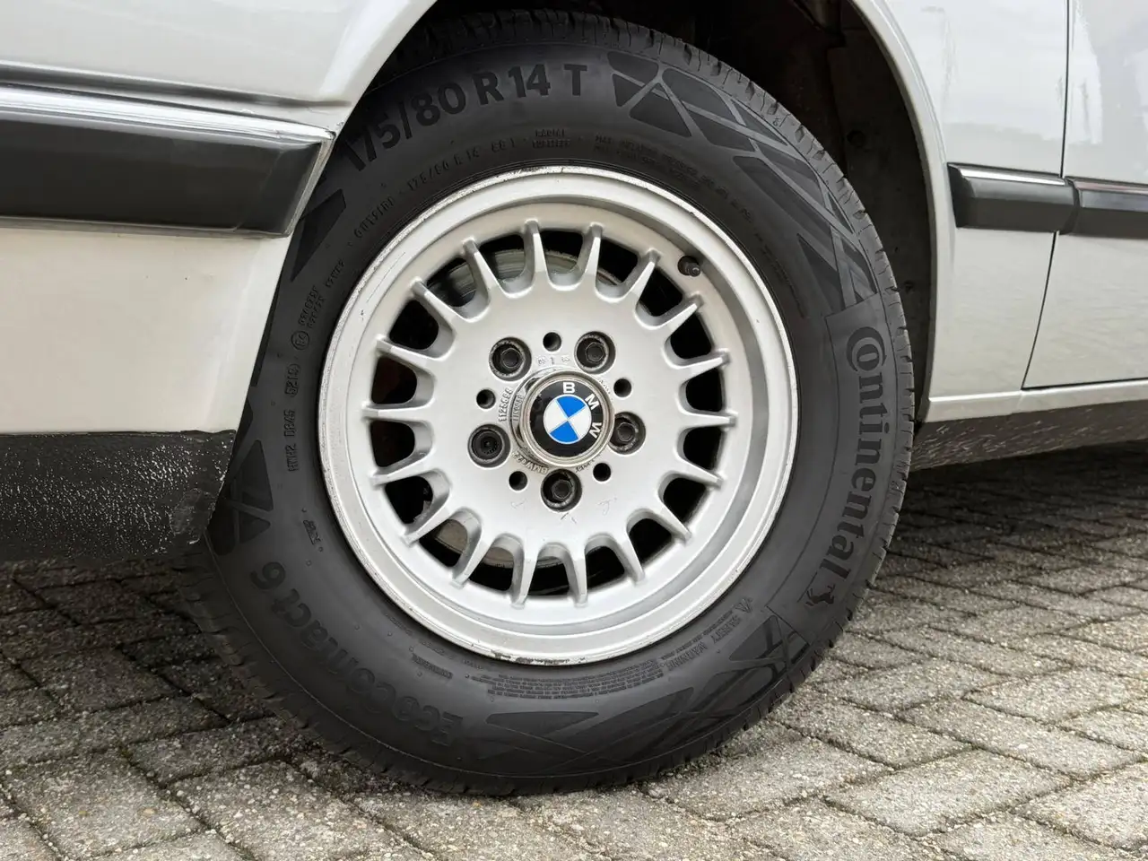 BMW 520i, foto 8