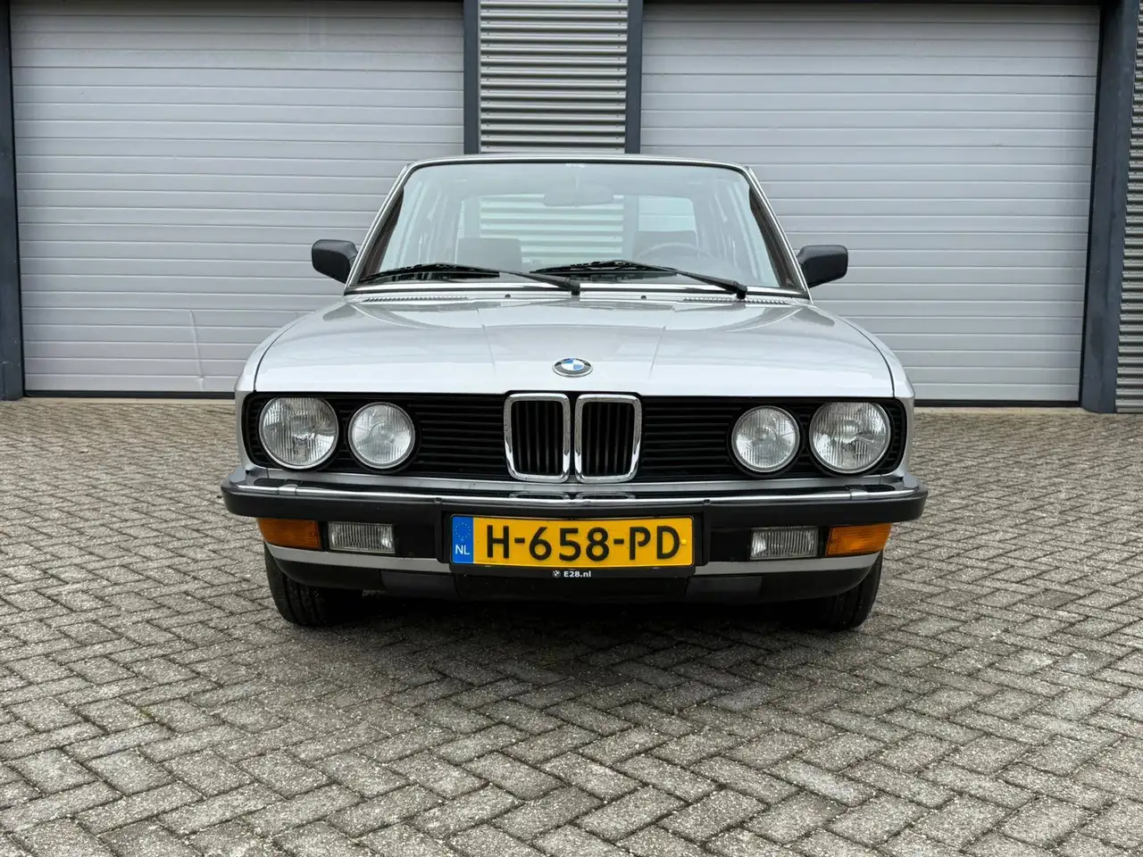 BMW 520i, foto 10