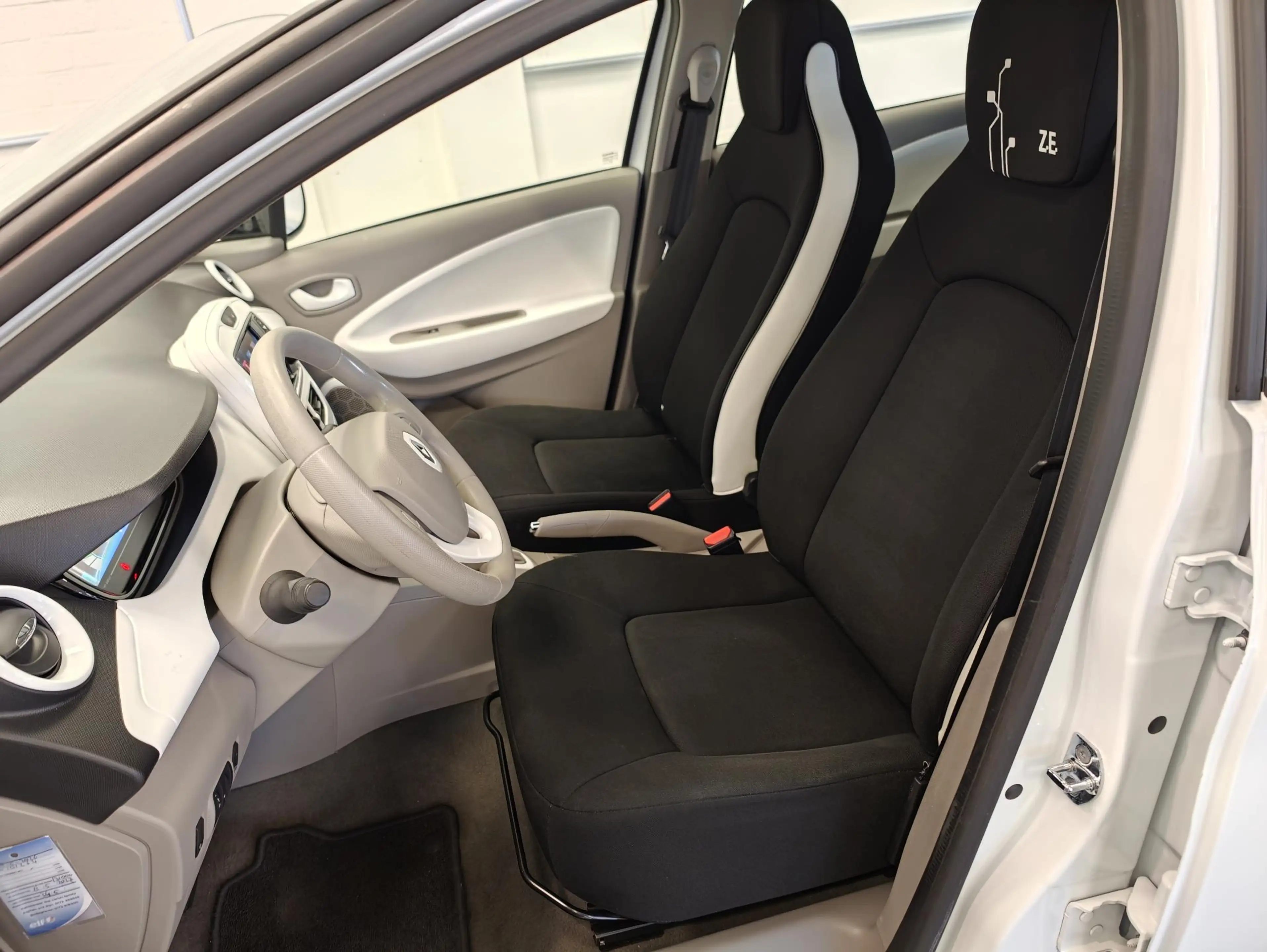 Renault ZOE Q90 Life 41 kWh KoopAccu SOH 89% 2e Eigenaar Mooi! — photo 8