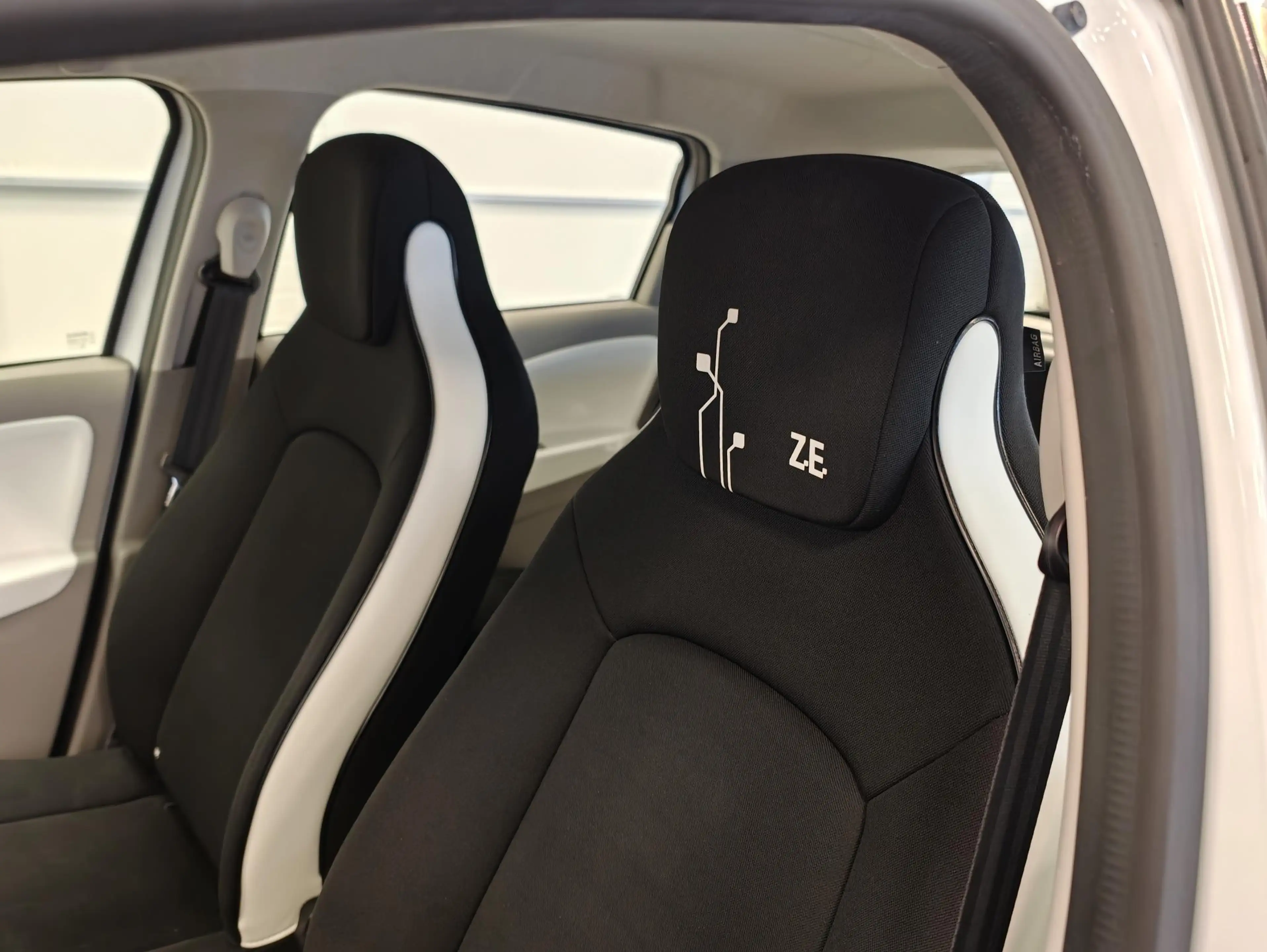 Renault ZOE Q90 Life 41 kWh KoopAccu SOH 89% 2e Eigenaar Mooi! — photo 9