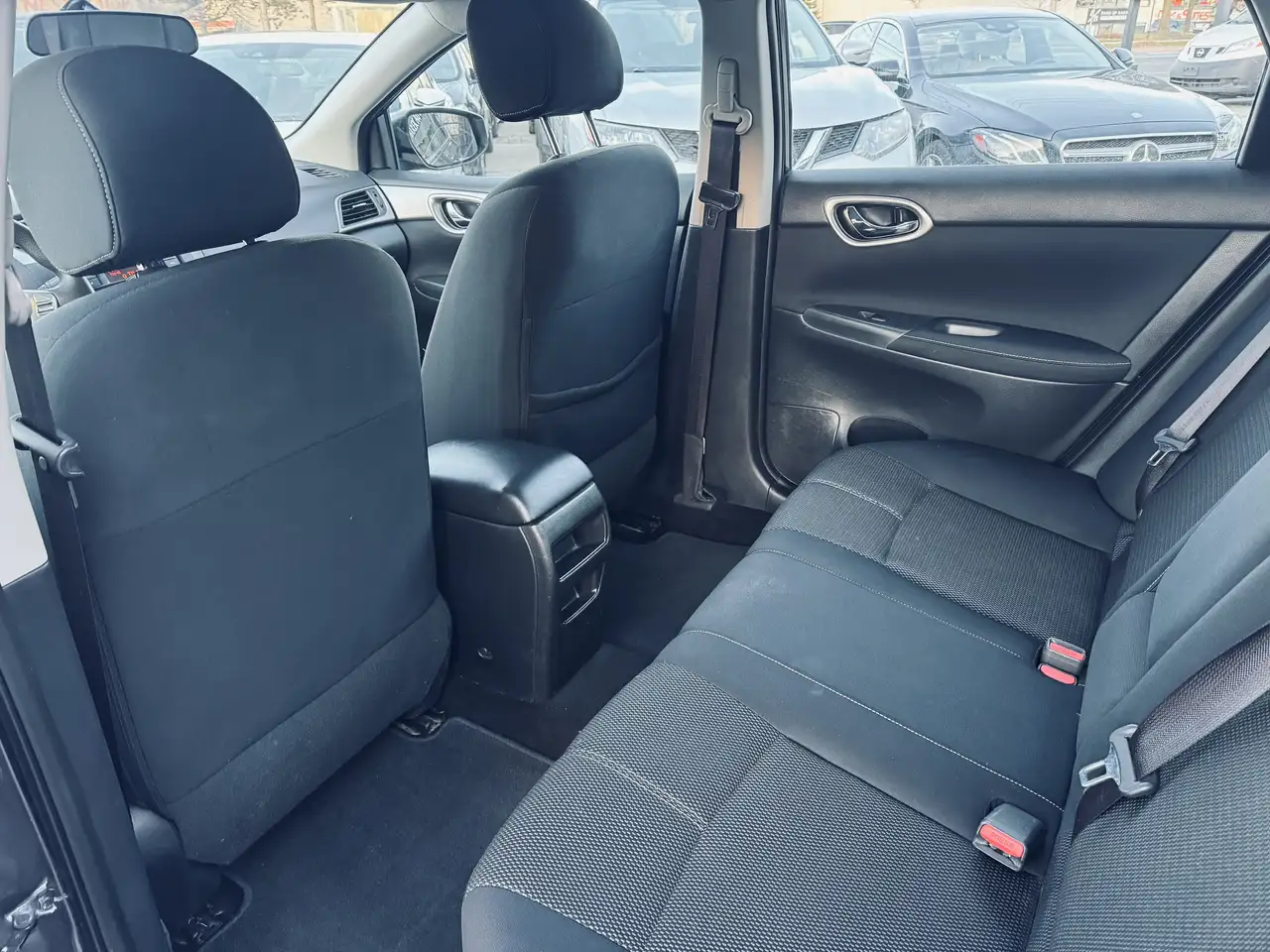 Nissan Sentra снимка Nissan Sentra