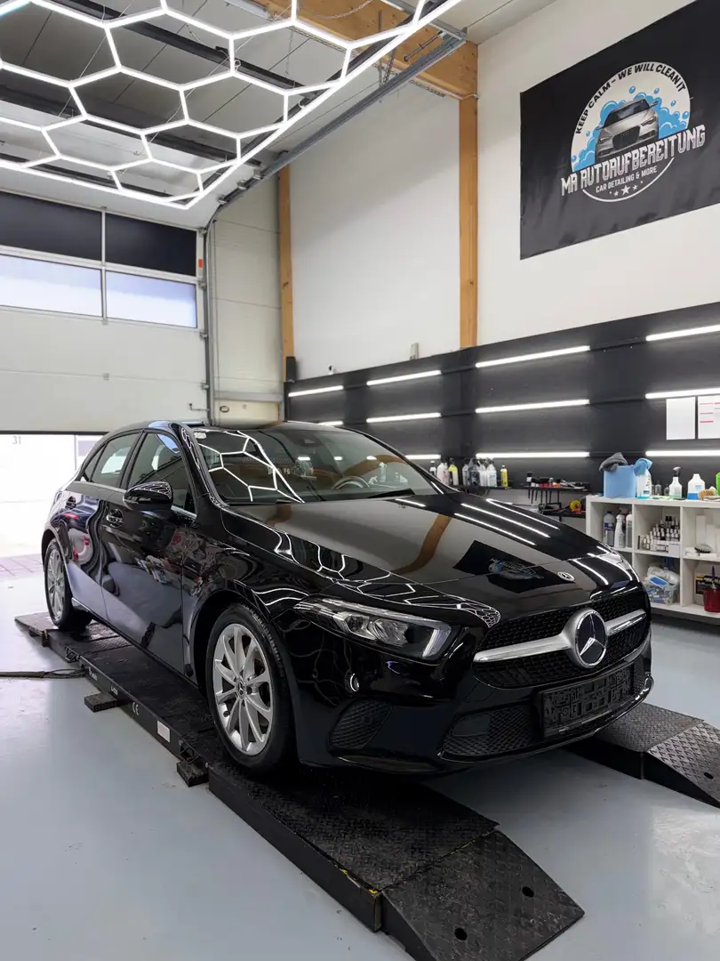 Mercedes-Benz A 180 d Austria Edition Aut. Schwarz - 2