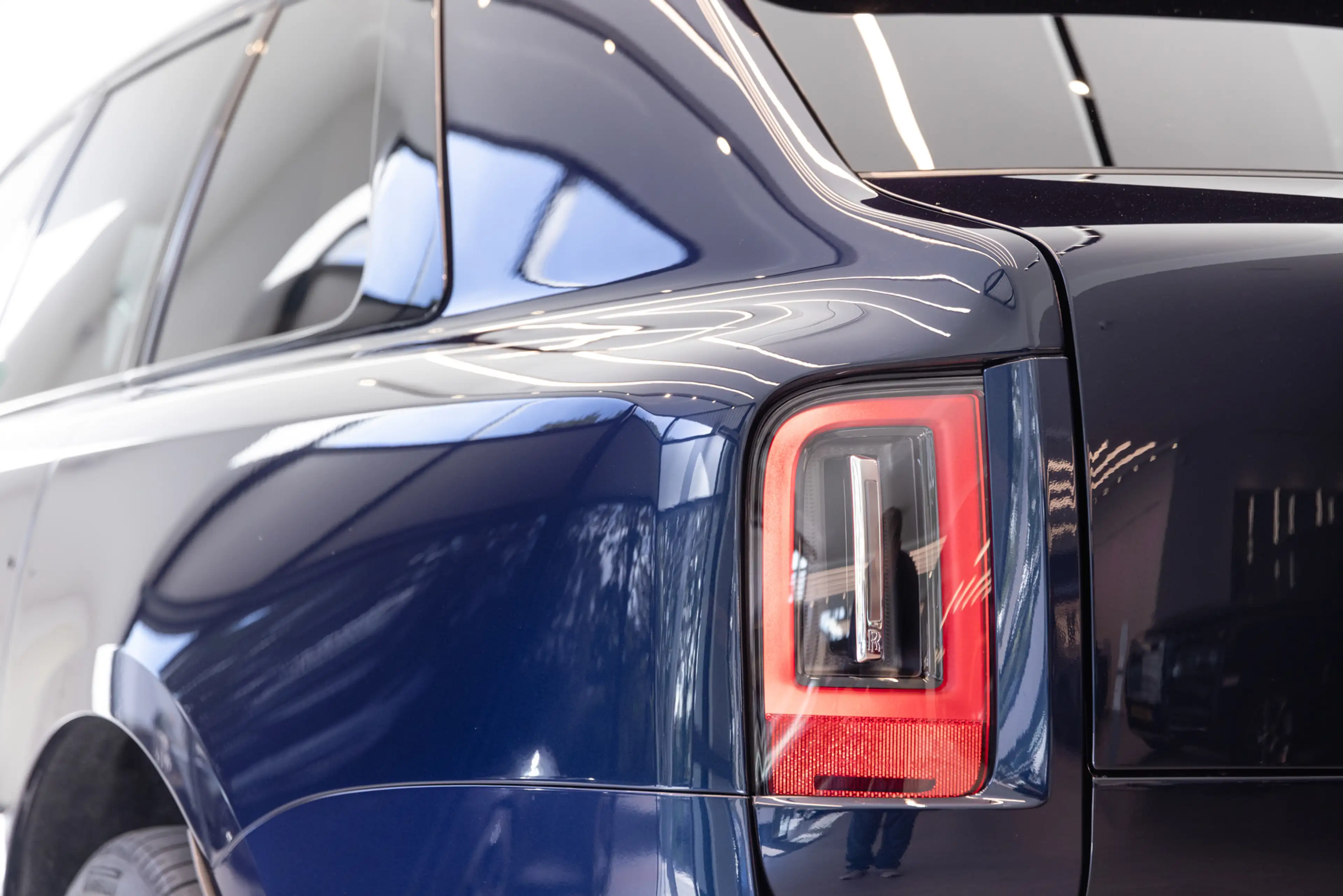 Rolls-Royce Cullinan Black Badge — photo 11