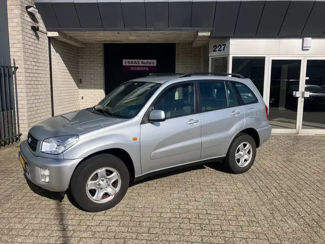 Toyota RAV4 1.8-16V VVT-i Luna / AIRCO / TREKHAAK / 5 DEURS /