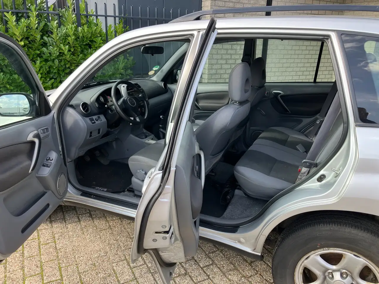 TOYOTA RAV4 1.8-16V VVT-I 125CH