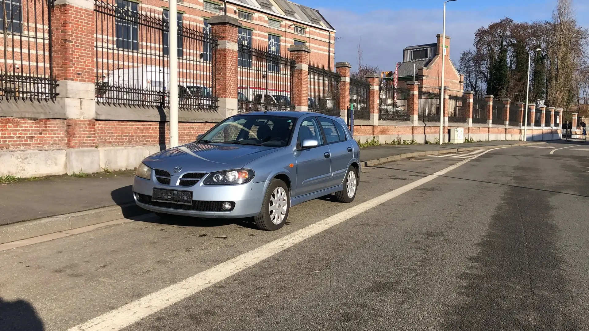 Nissan Almera 1.5i 16v Acenta - 1