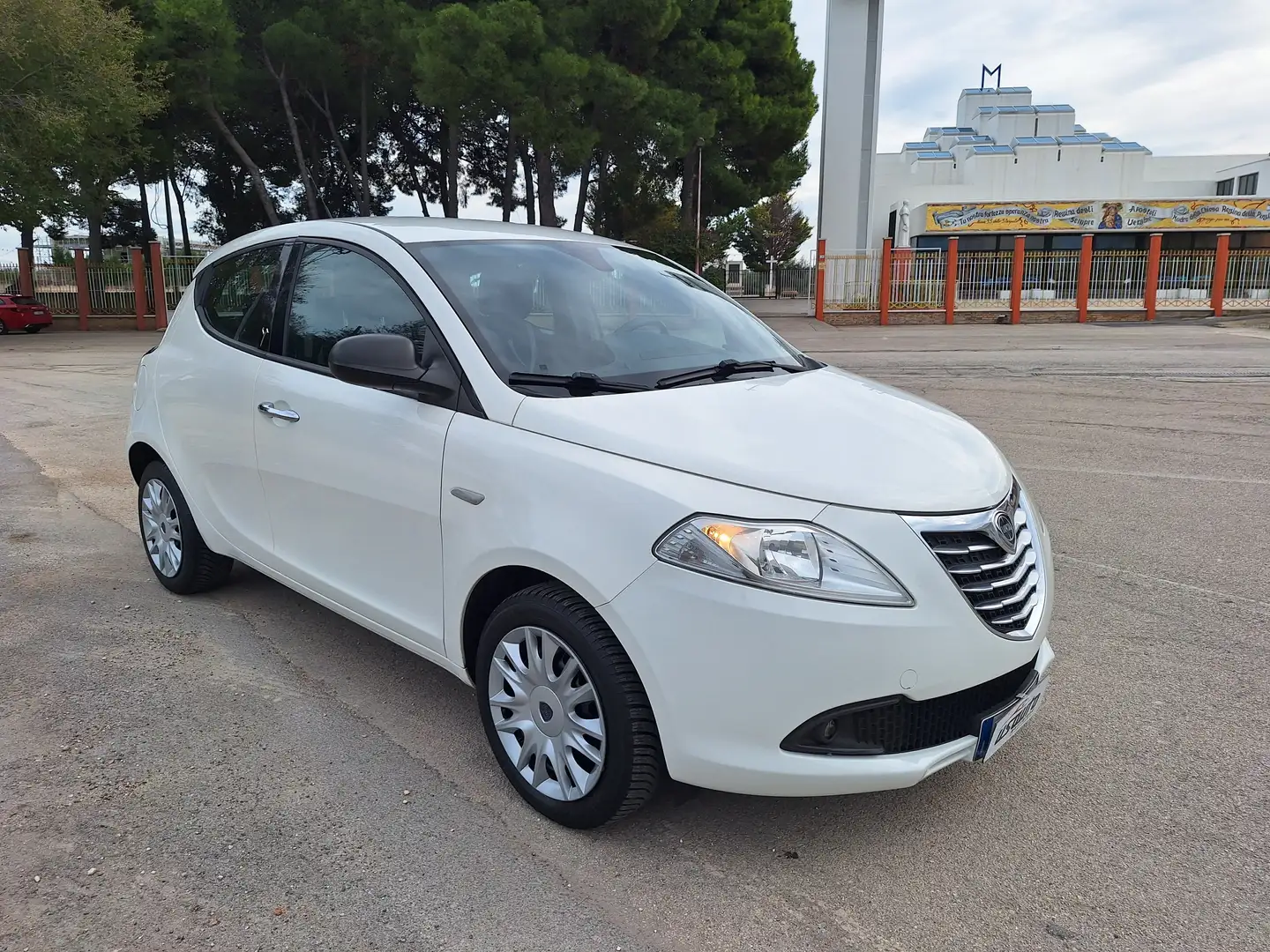 Lancia Ypsilon 1.2 8v Silver PERFETTA Bianco - 2