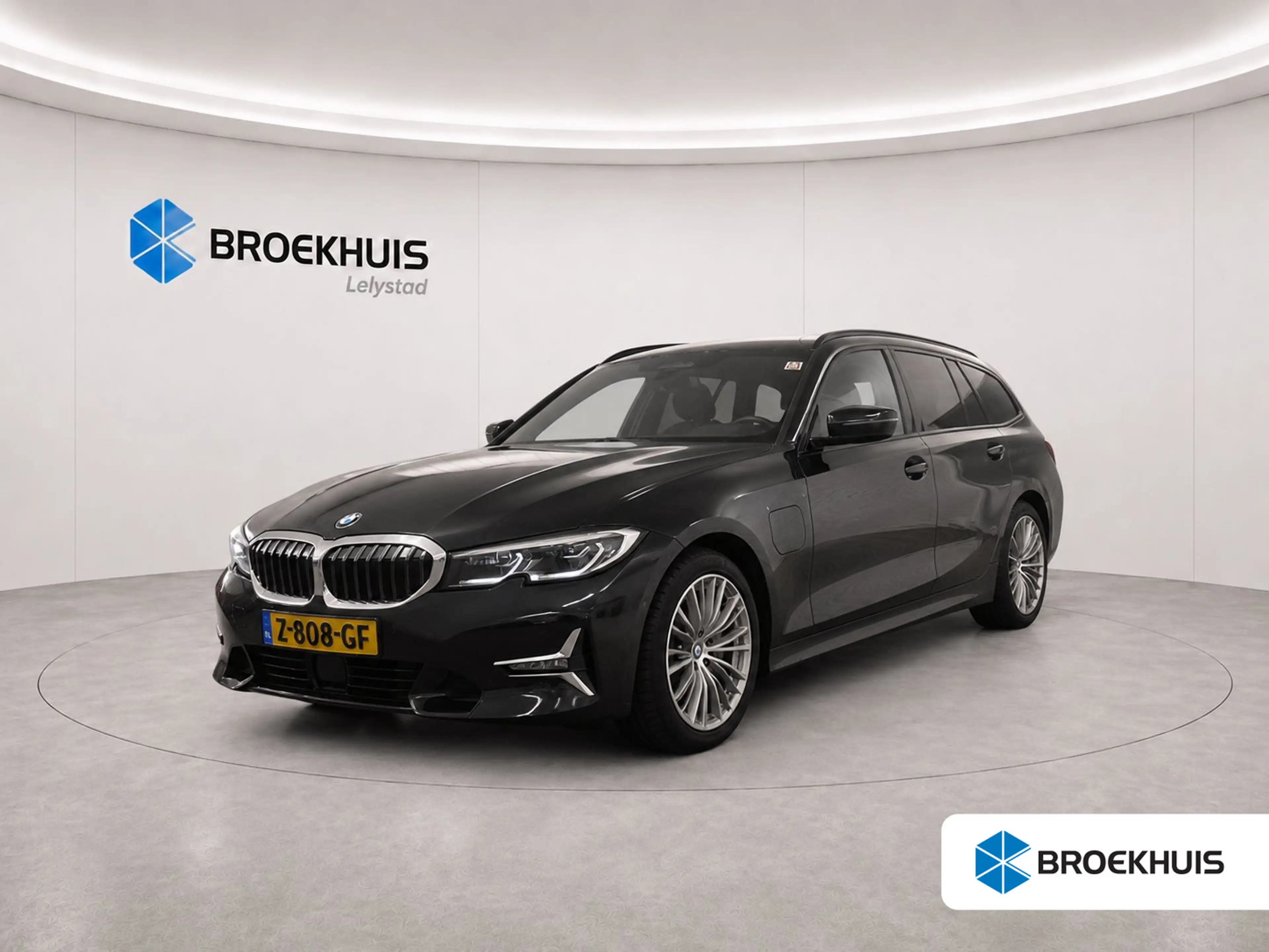 BMW 330 3-serie Touring 330E XDRIVE 292PK HIGH EXECUTIVE A