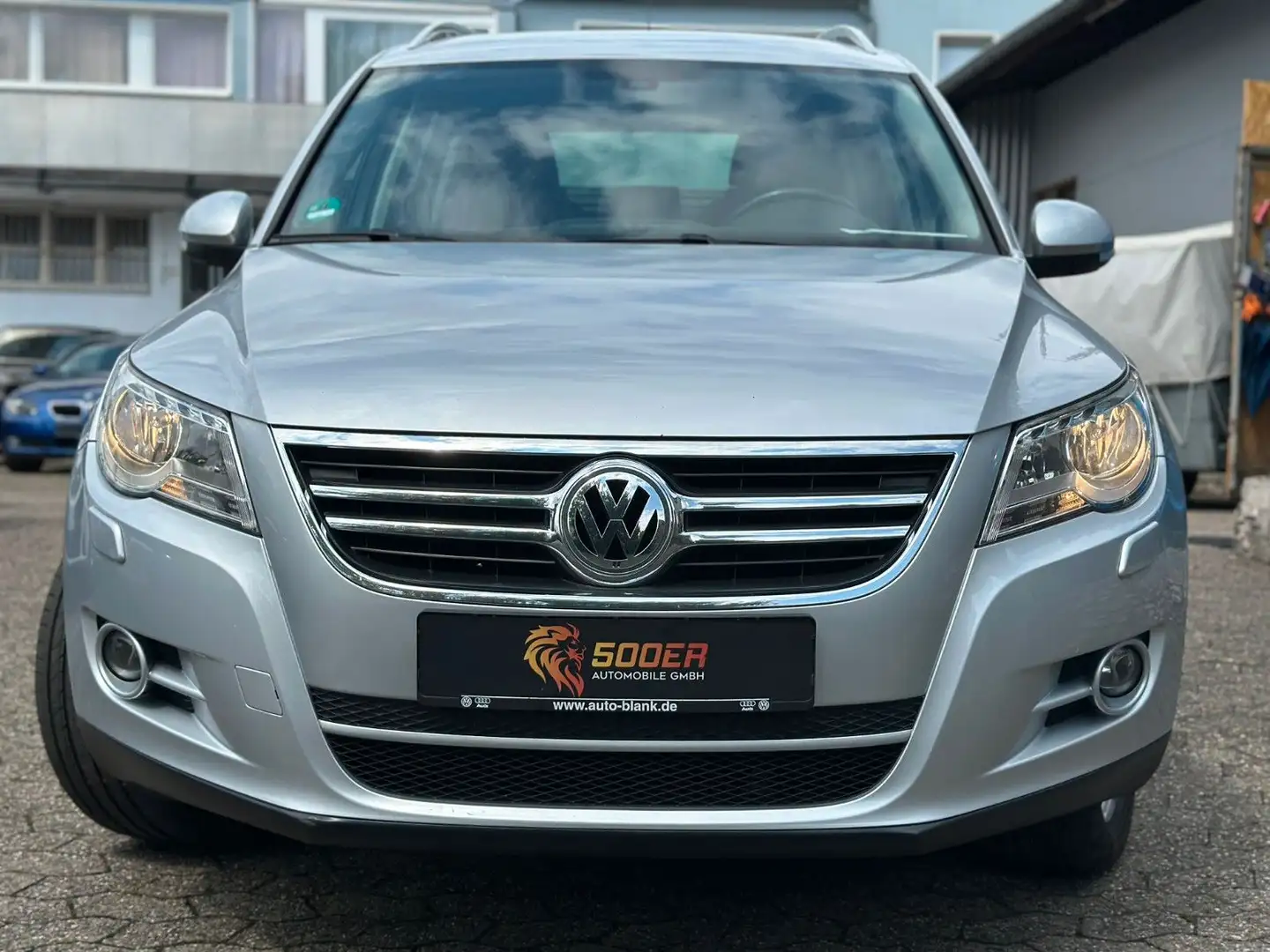 Volkswagen Tiguan Sport & Style 4Motion*DSG*1.HAND*SCHECKHE Серебристый - 2