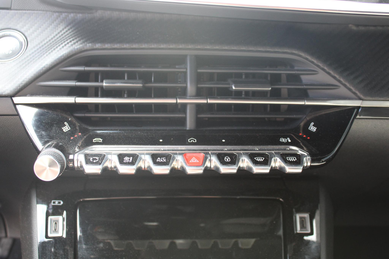 Peugeot 2008 1.2 PureTech 130 Allure Stoelverwarming voor | DAB — photo 14