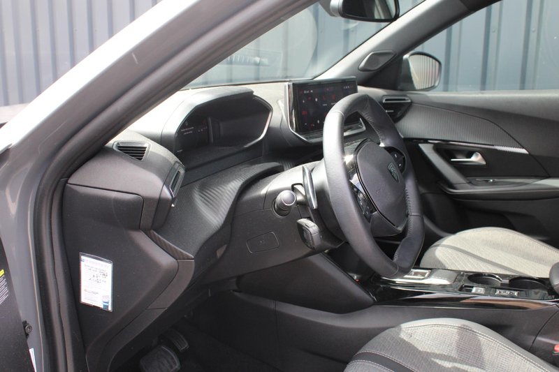 Peugeot 2008 1.2 PureTech 130 Allure Stoelverwarming voor | DAB — photo 11