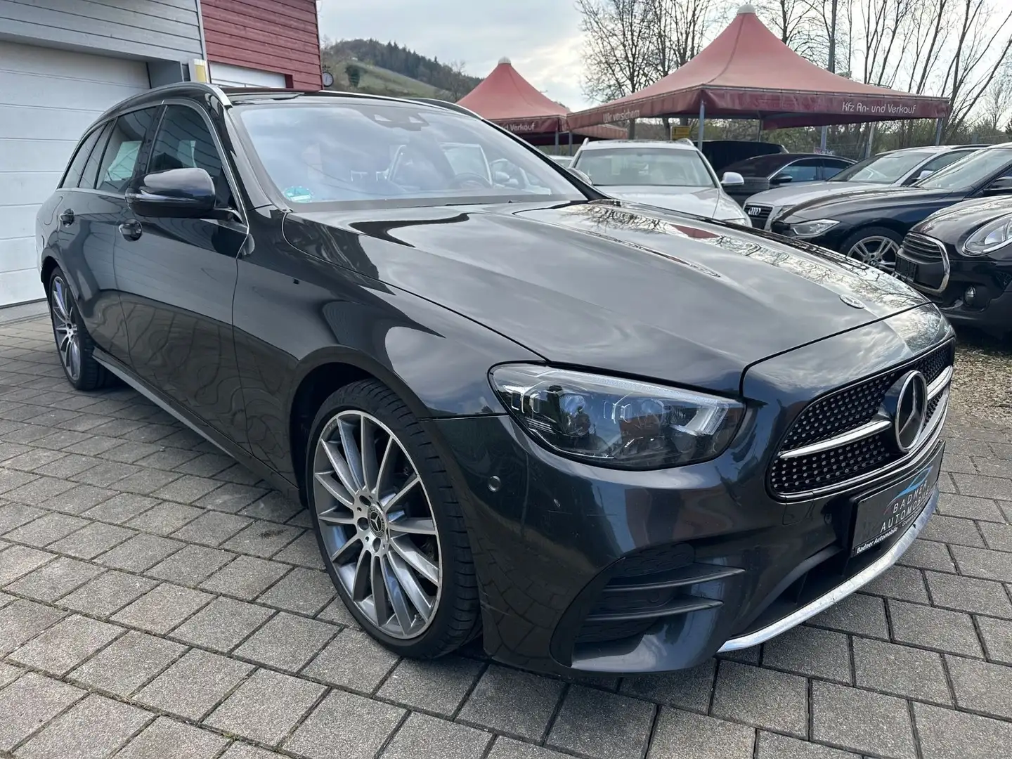 Mercedes-Benz E 300 E -Klasse T-Modell E 300 d 4Matic Grün - 1