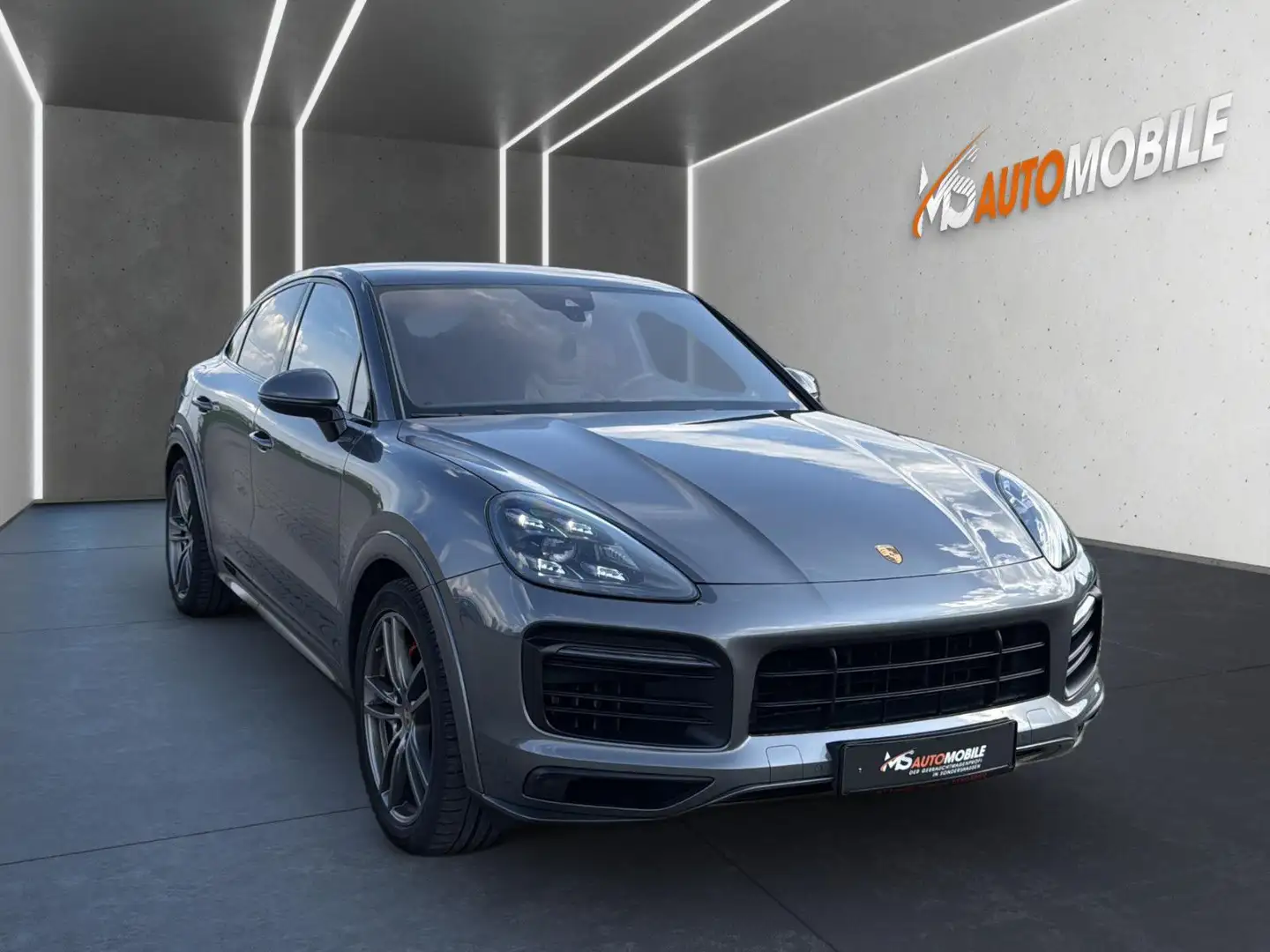 Porsche Cayenne Coupe GTS+MATRIX+HUD+PANO+LUFT+SPORTABG Grau - 2