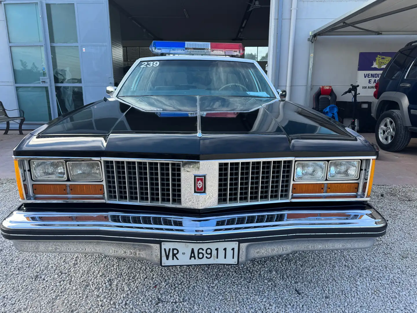 Oldsmobile Delta 88 6.6 V8 Negru - 2