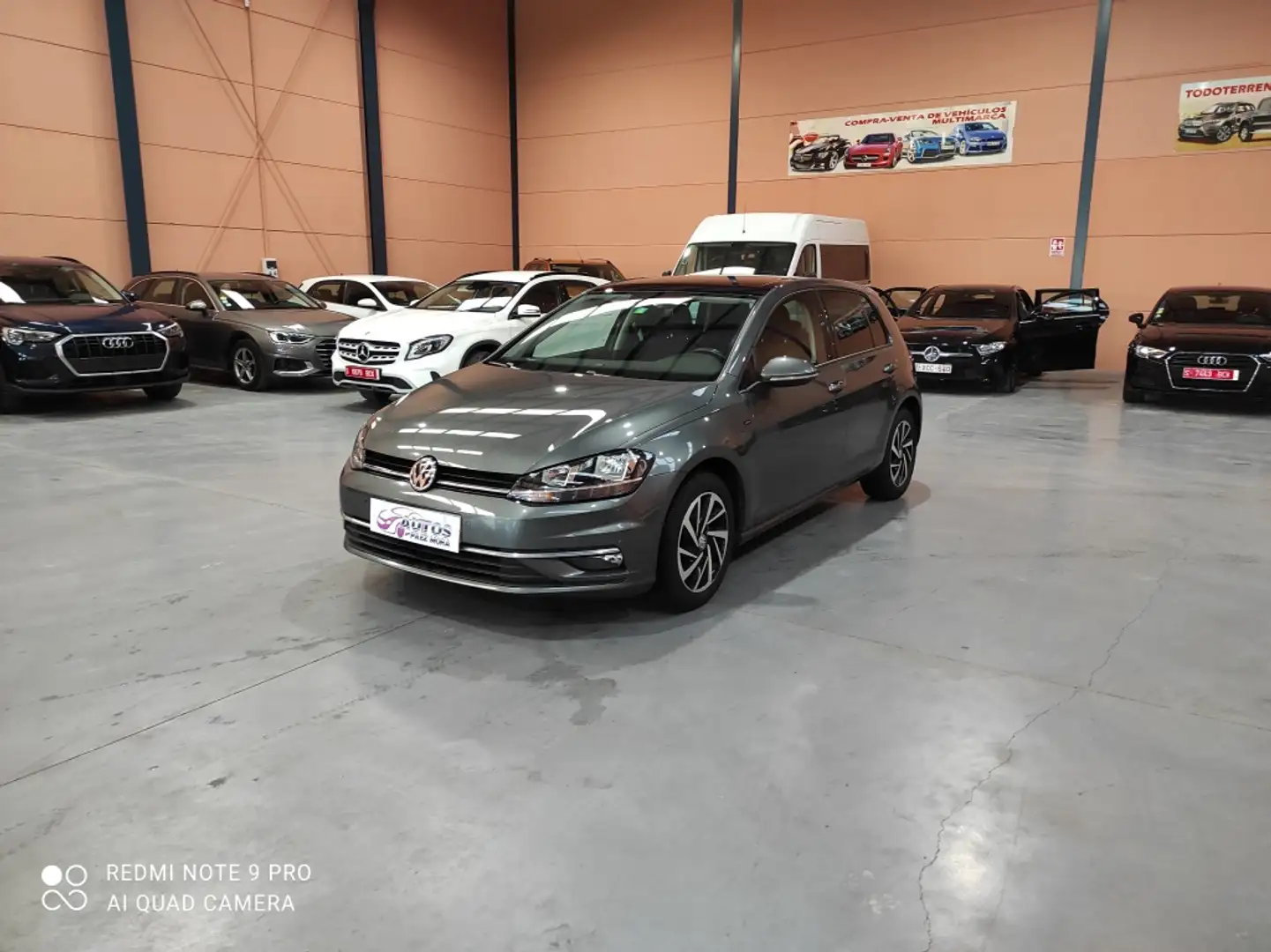 Volkswagen Golf 1.6TDI Edition 85kW Beige - 1