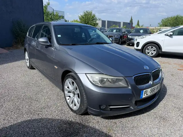 BMW 3 Series view 6