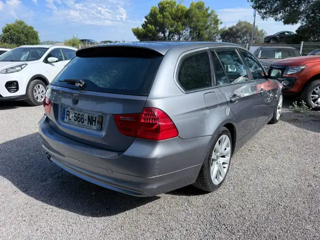 BMW 3 Series view 5