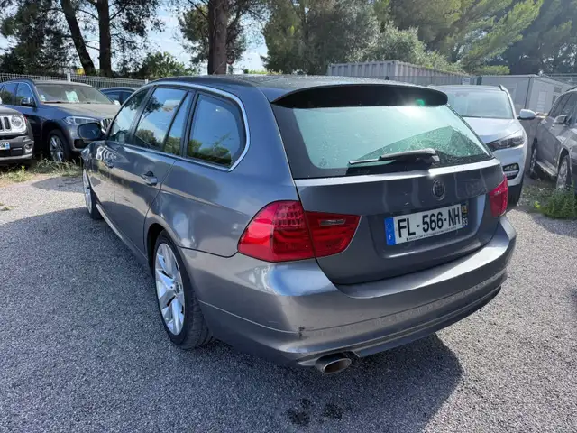 BMW 3 Series view 3