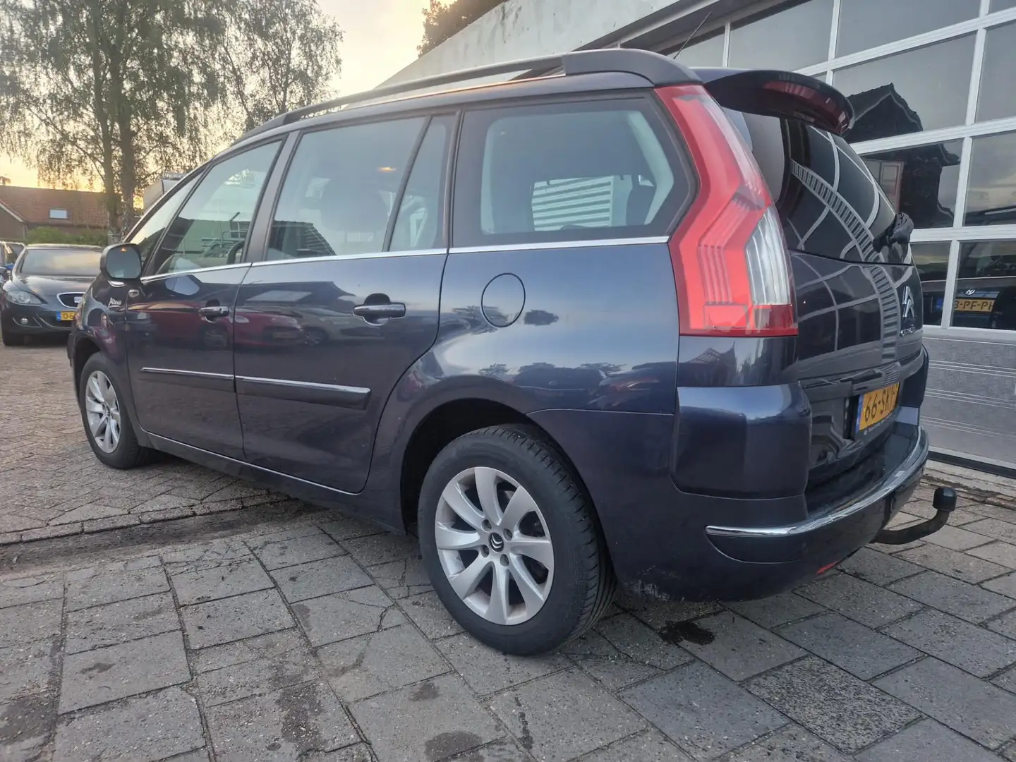 Citroen Grand C4 Picasso 1.6 VTi Ligne Business 7p Paars - 2