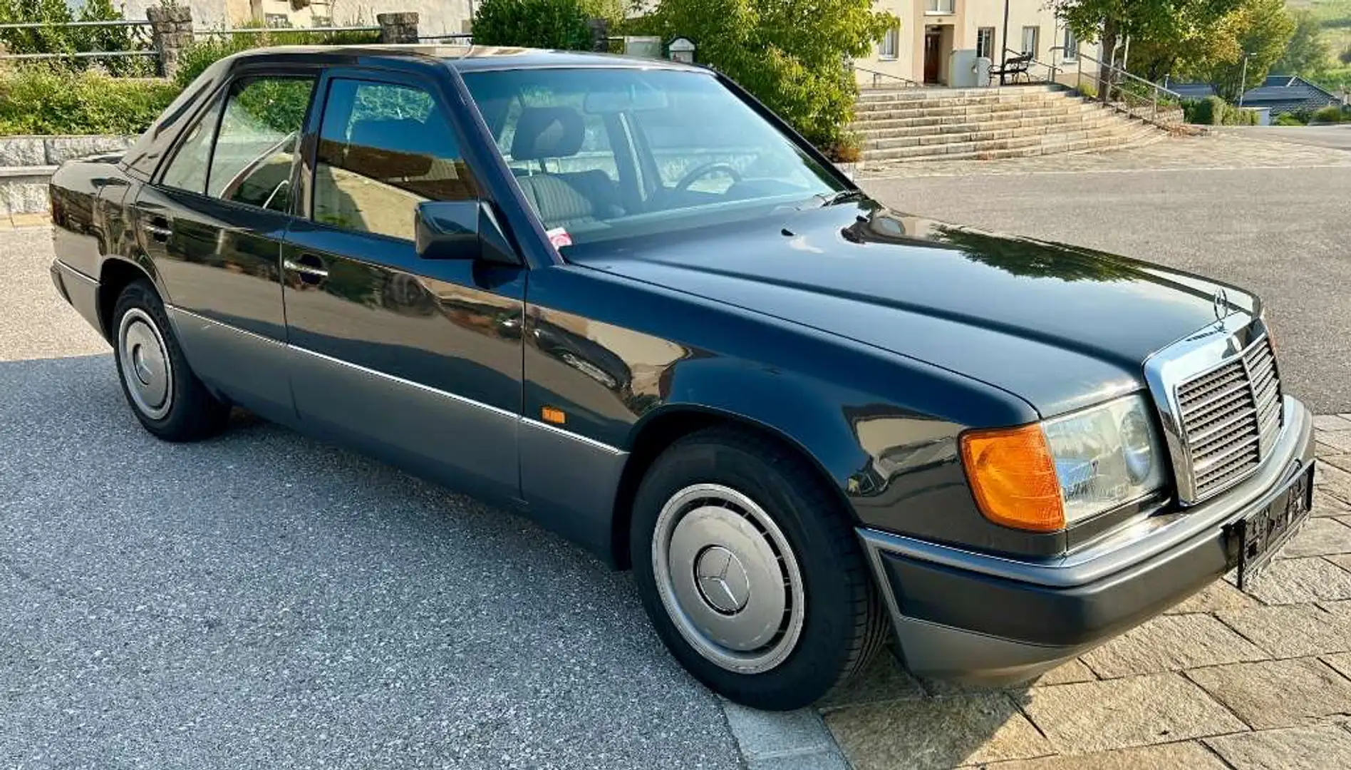 Mercedes-Benz E 200 W124, rostfrei, wenig Kilometer, Top - 1