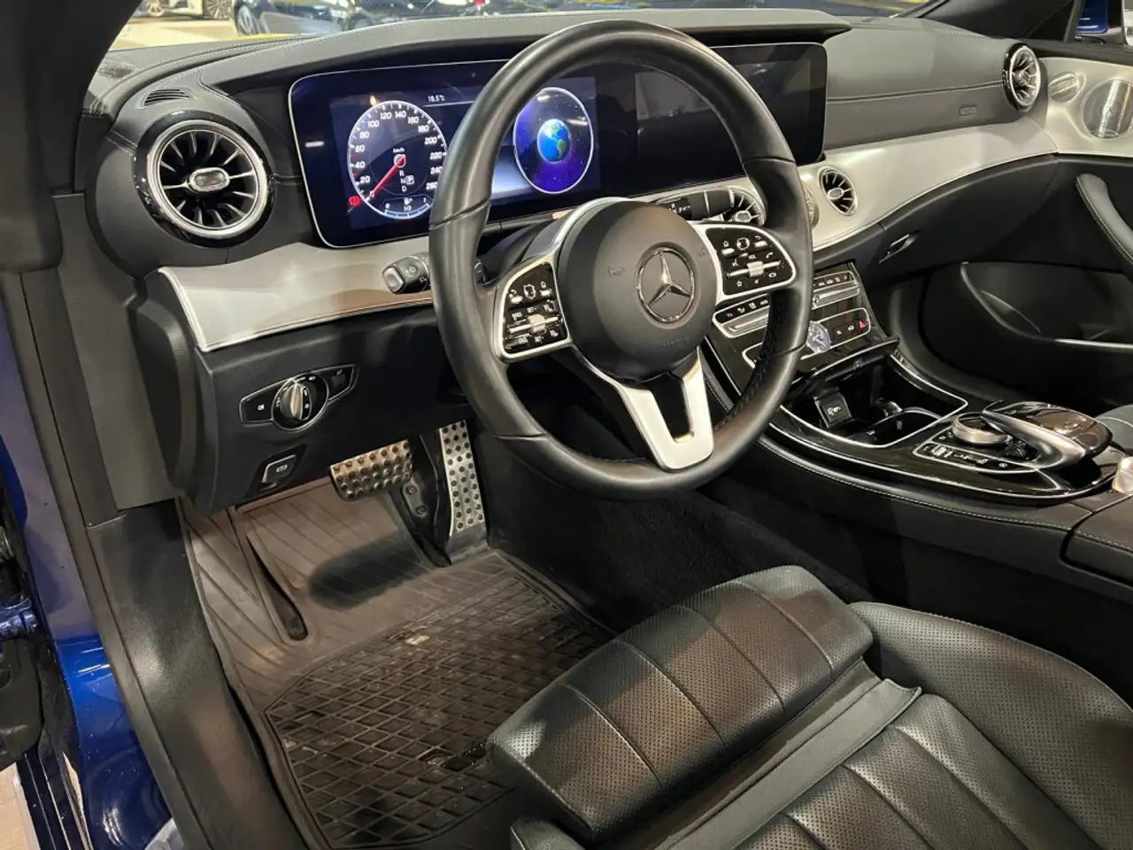 Mercedes-Benz E-Class снимка Mercedes-Benz E-Class