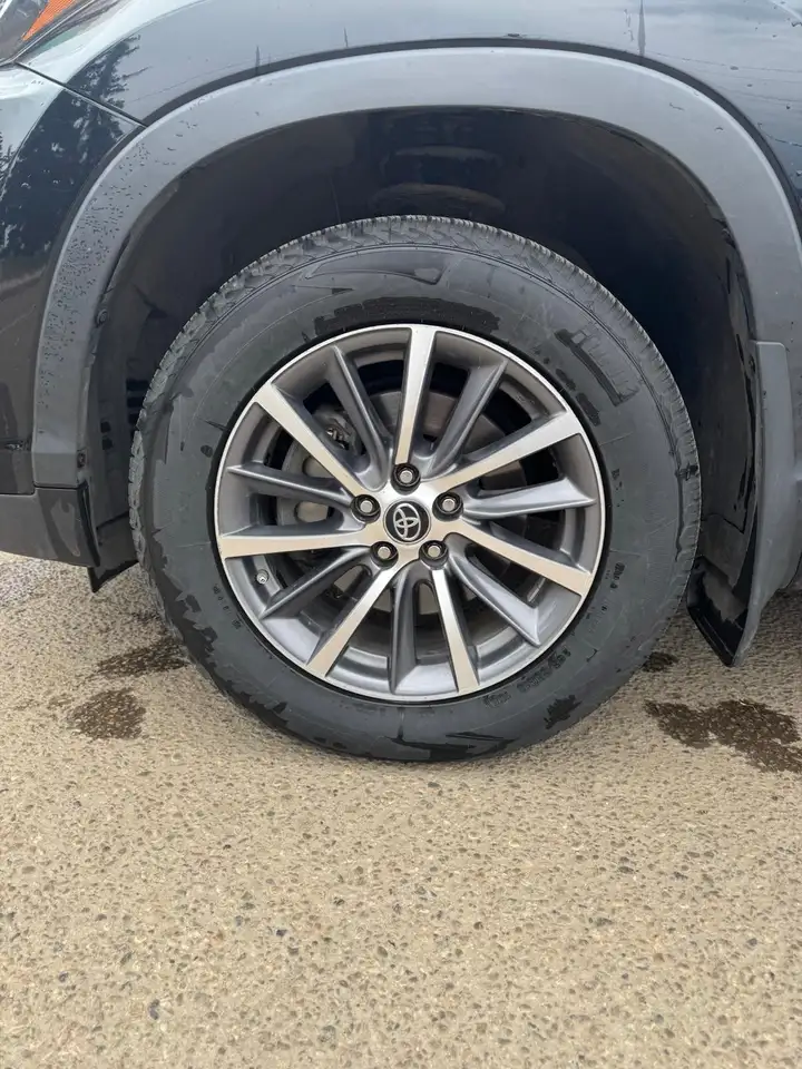 Toyota Highlander снимка Toyota Highlander