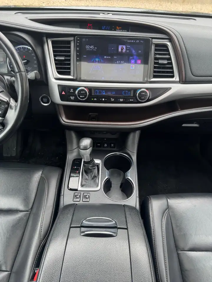Toyota Highlander снимка Toyota Highlander